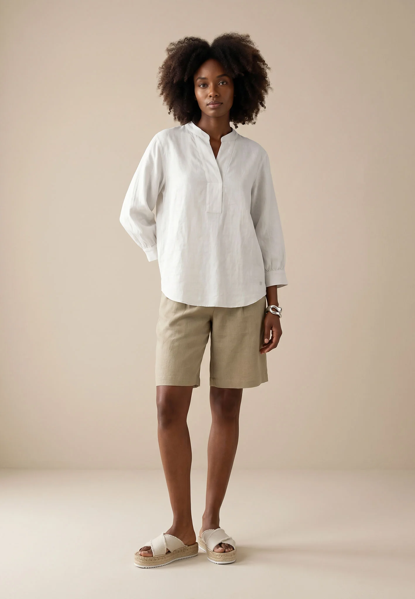 Bluse aus Leinen-Viskose-Mix mit V-Ausschnitt - Image 3