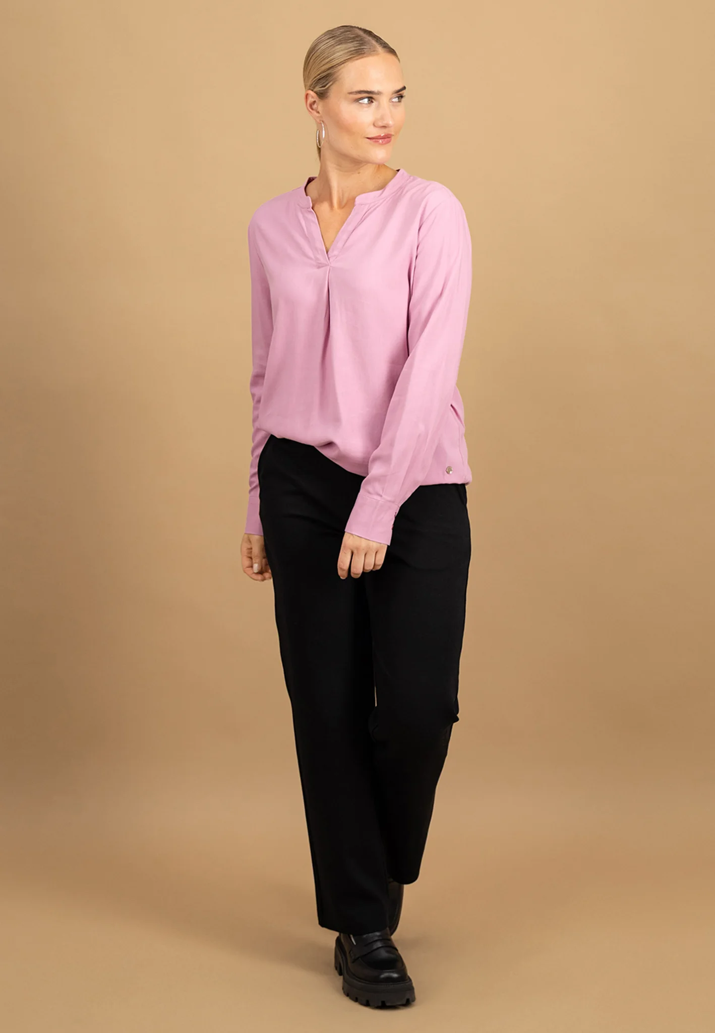 Bluse aus Viskose mit Serafino-Ausschnitt - Image 4