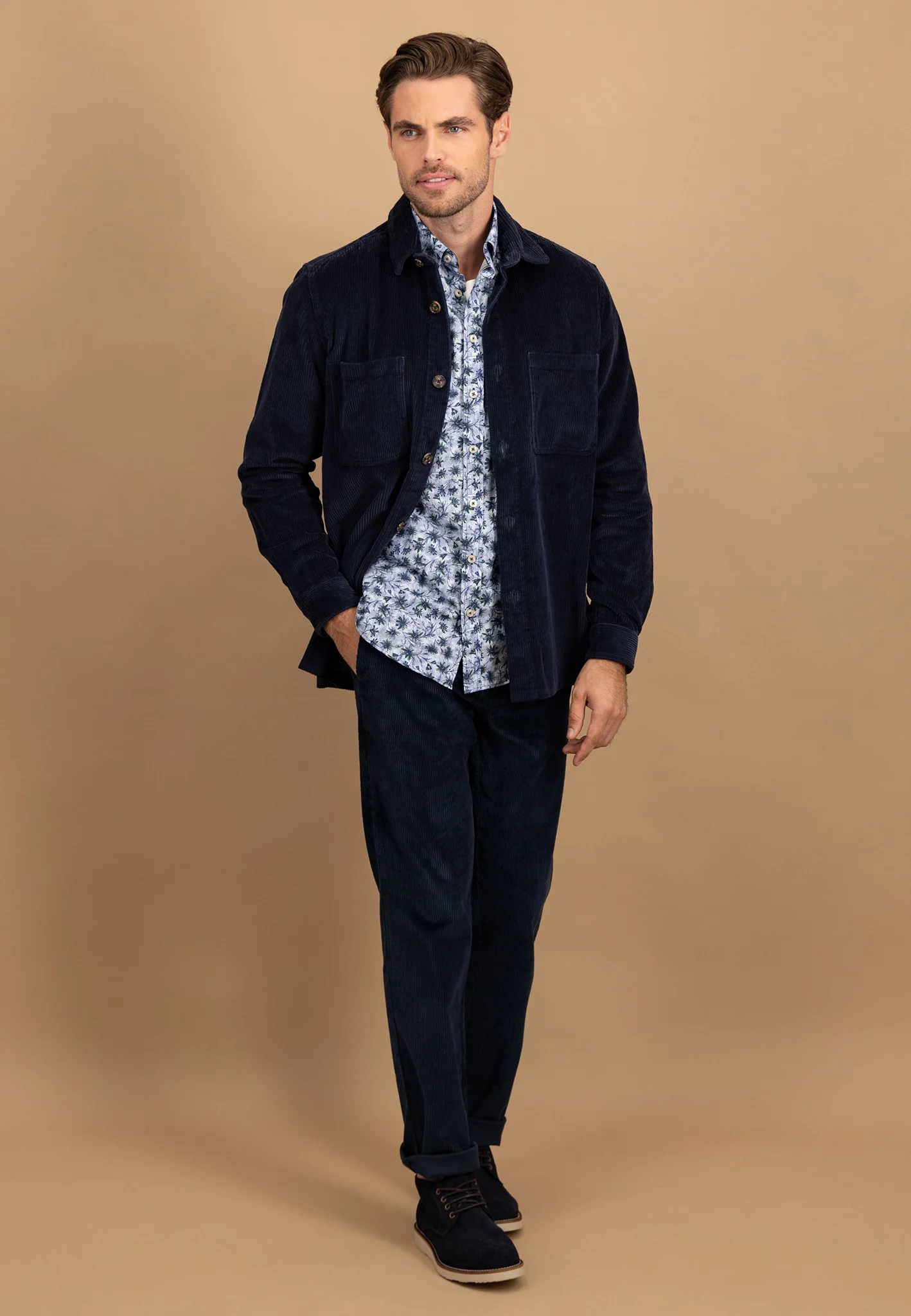 Cord-Overshirt aus Baumwolle mit Brusttaschen und Knopfleiste - Image 2