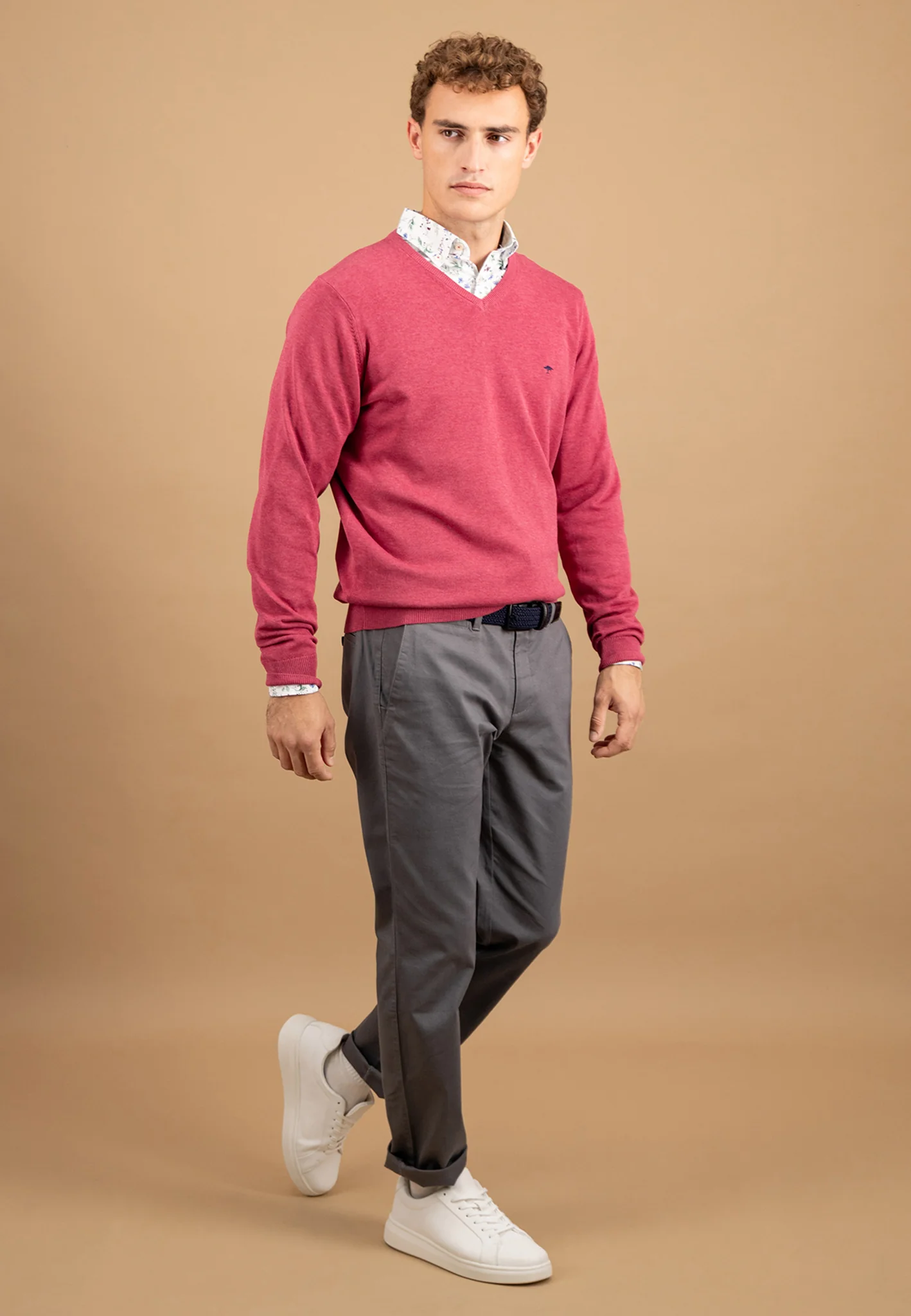 Feinstrickpullover aus Baumwolle mit V-Ausschnitt - Image 22
