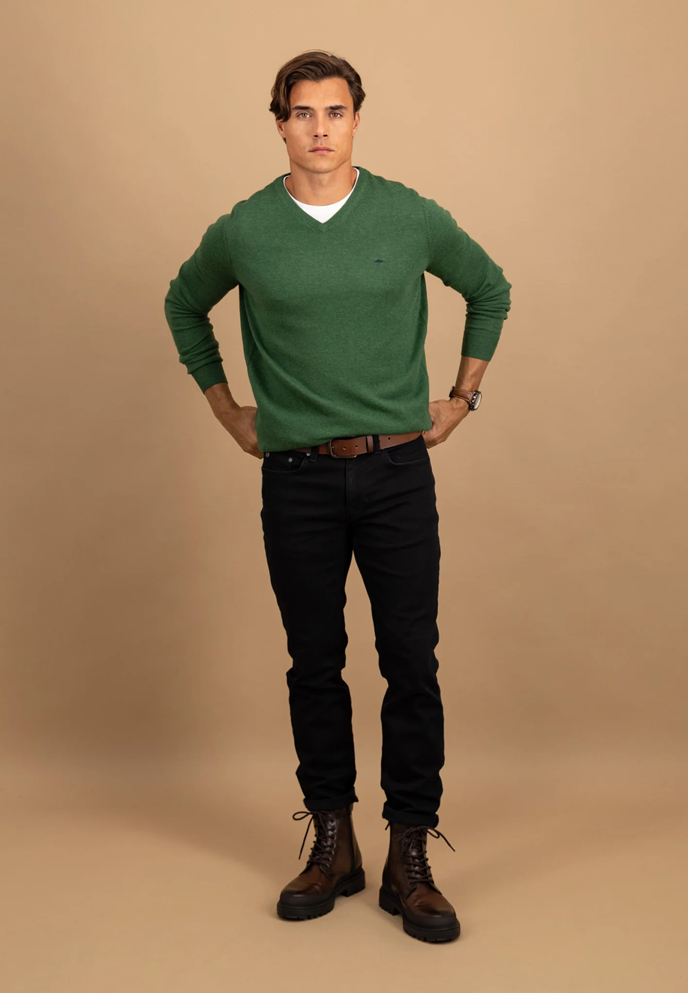 Feinstrickpullover aus Merino-Kaschmir mit V-Ausschnitt - Image 10