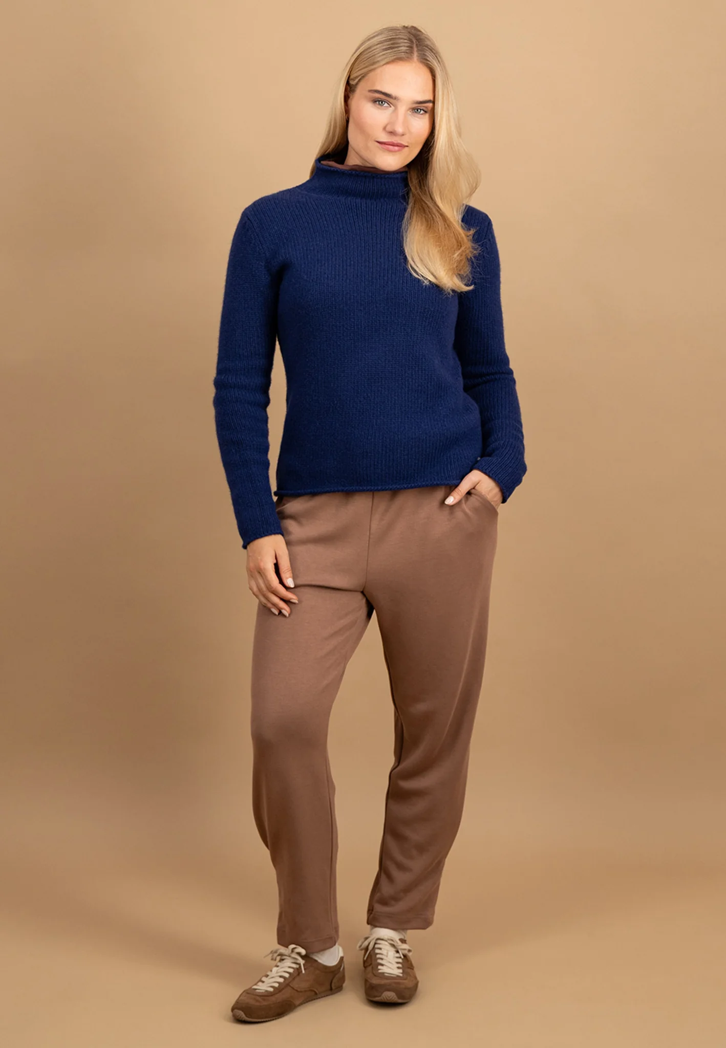 Feinstrickpullover aus reiner Wolle mit Stehkragen - Image 18