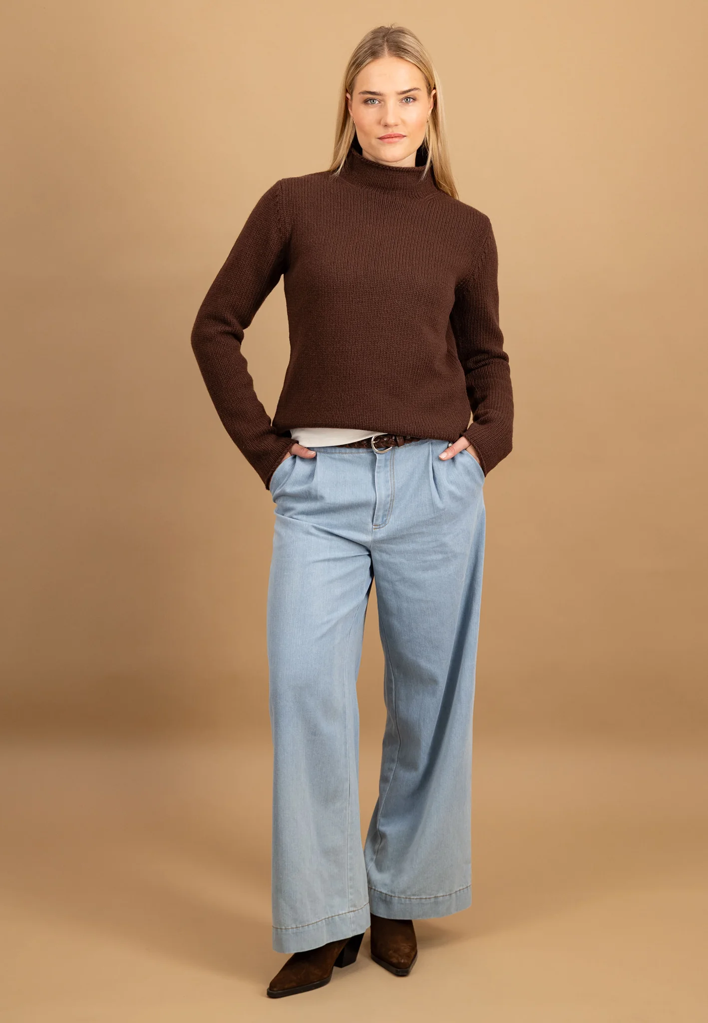 Feinstrickpullover aus reiner Wolle mit Stehkragen - Image 8