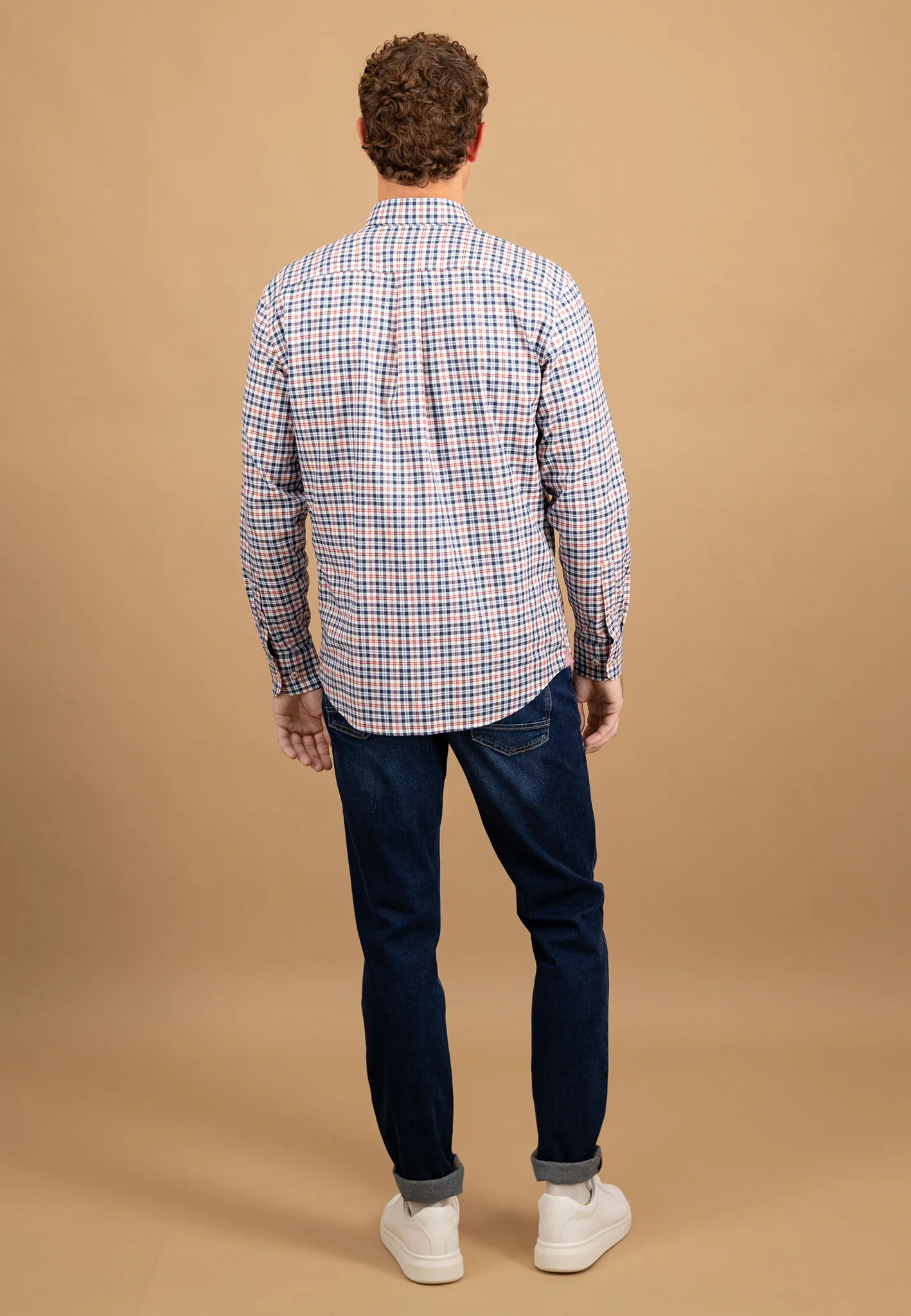 Oxfordhemd aus Baumwolle mit feinem Karomuster und Button-Down-Kragen - Image 10