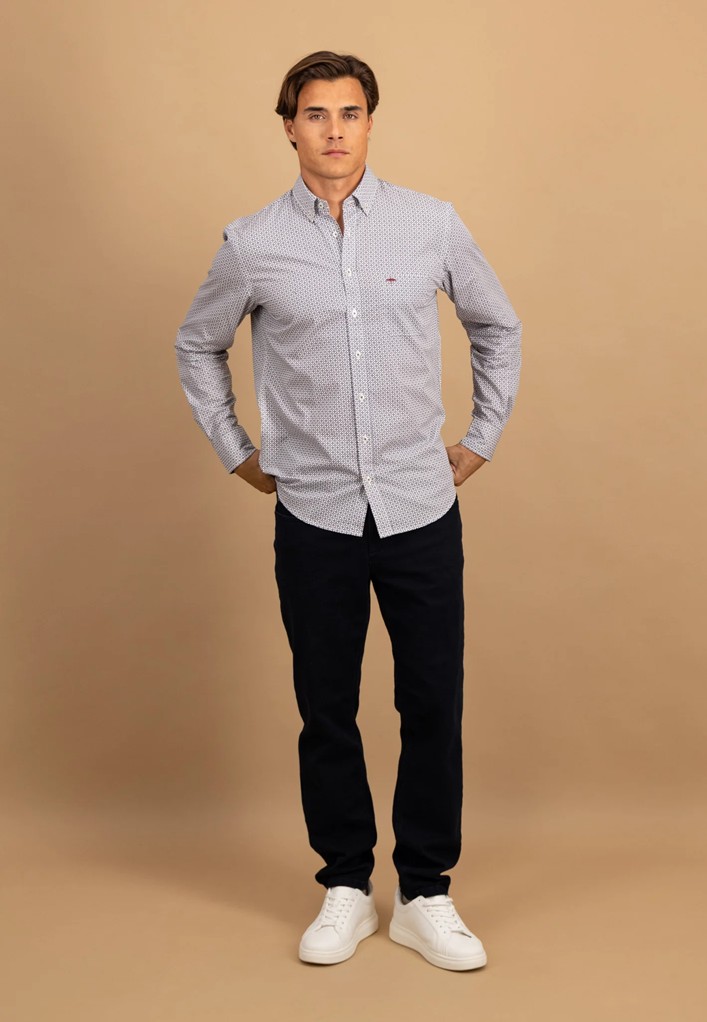Hemd aus Baumwolle mit Minimalprint und Button-Down-Kragen - Image 4