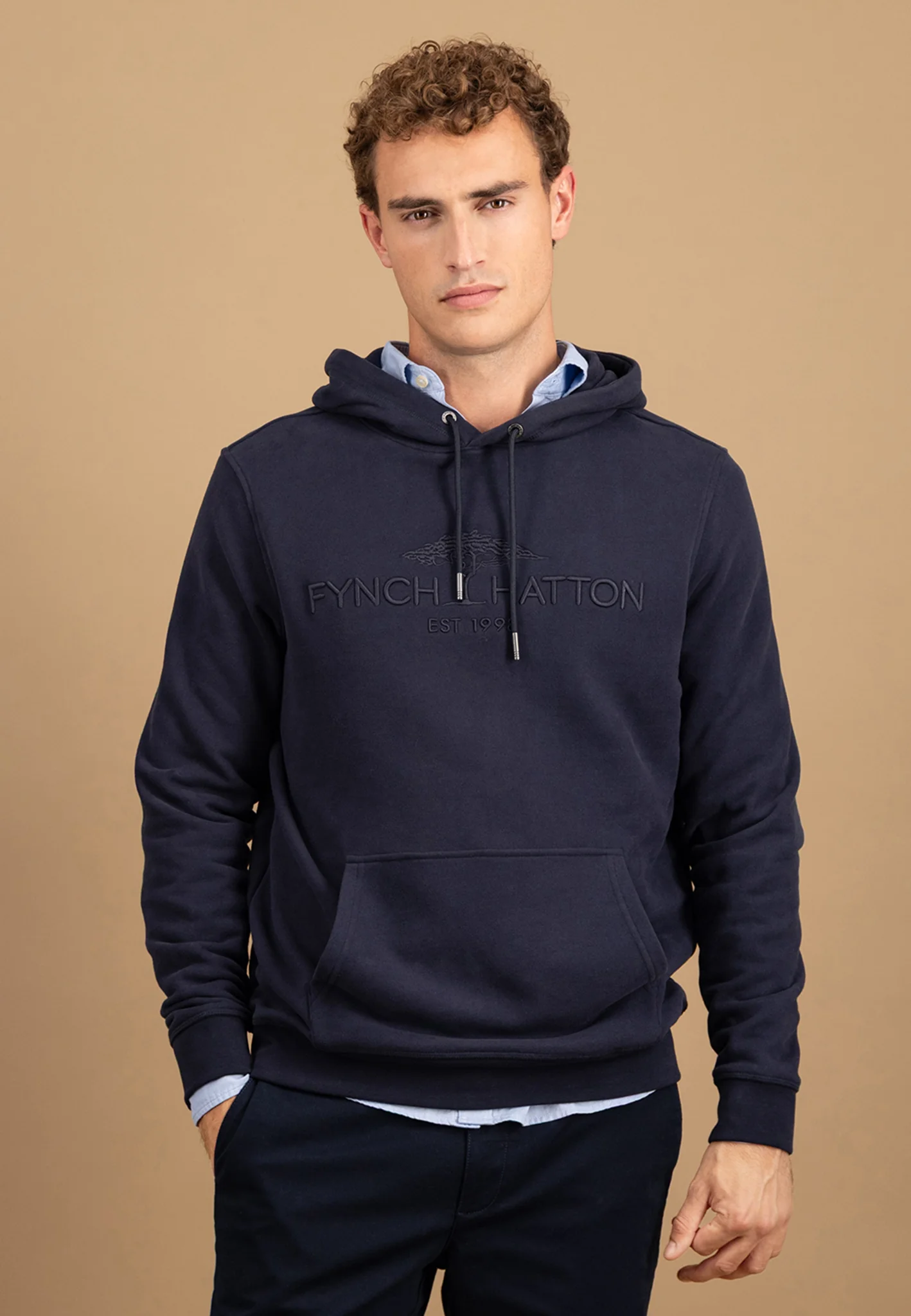 Hoodie aus Baumwolle mit Logo-Stickerei und Kängurutasche