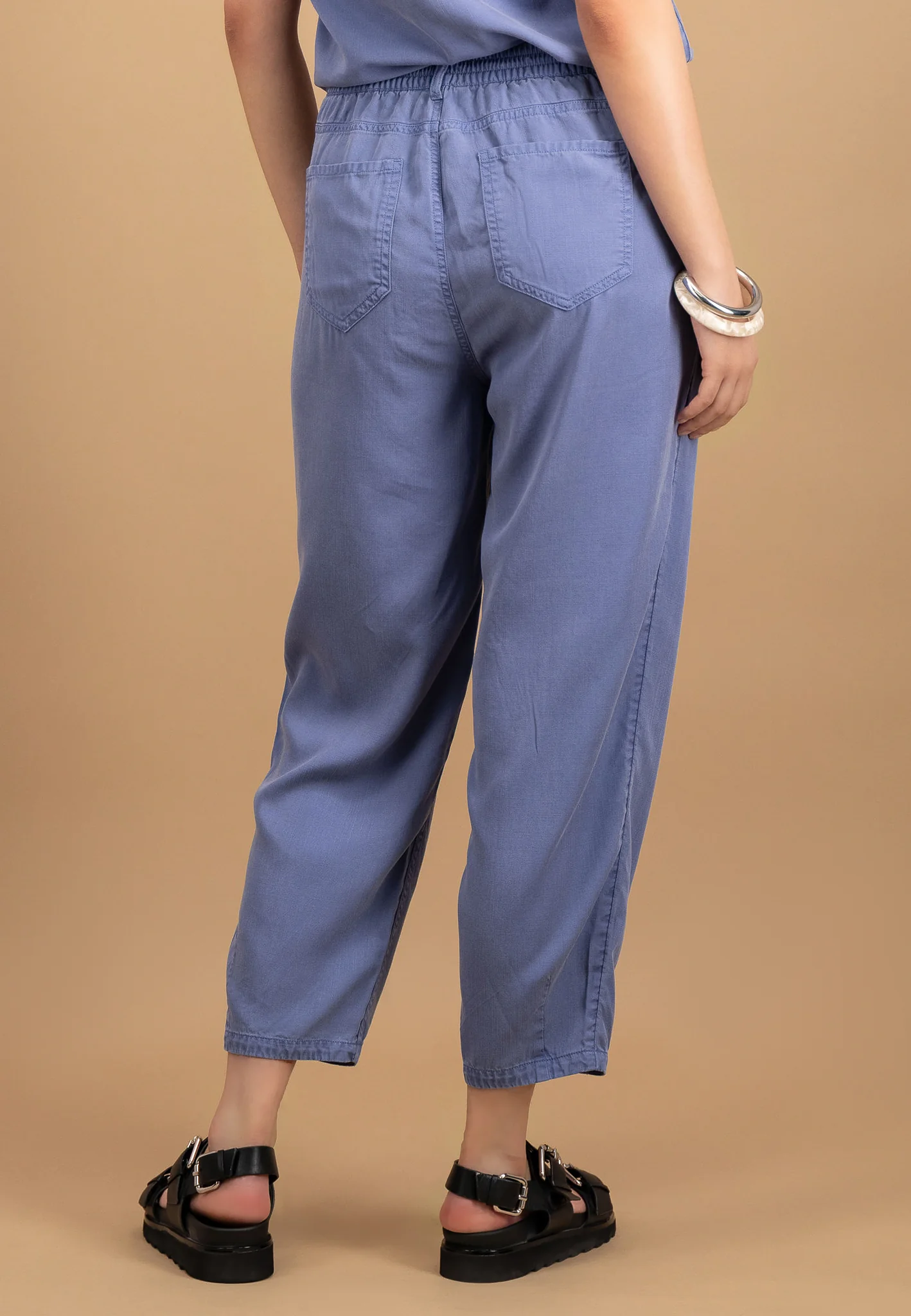 Hose aus Lyocell mit lockerer Passform und softem Griff – Straight-Leg - Image 3