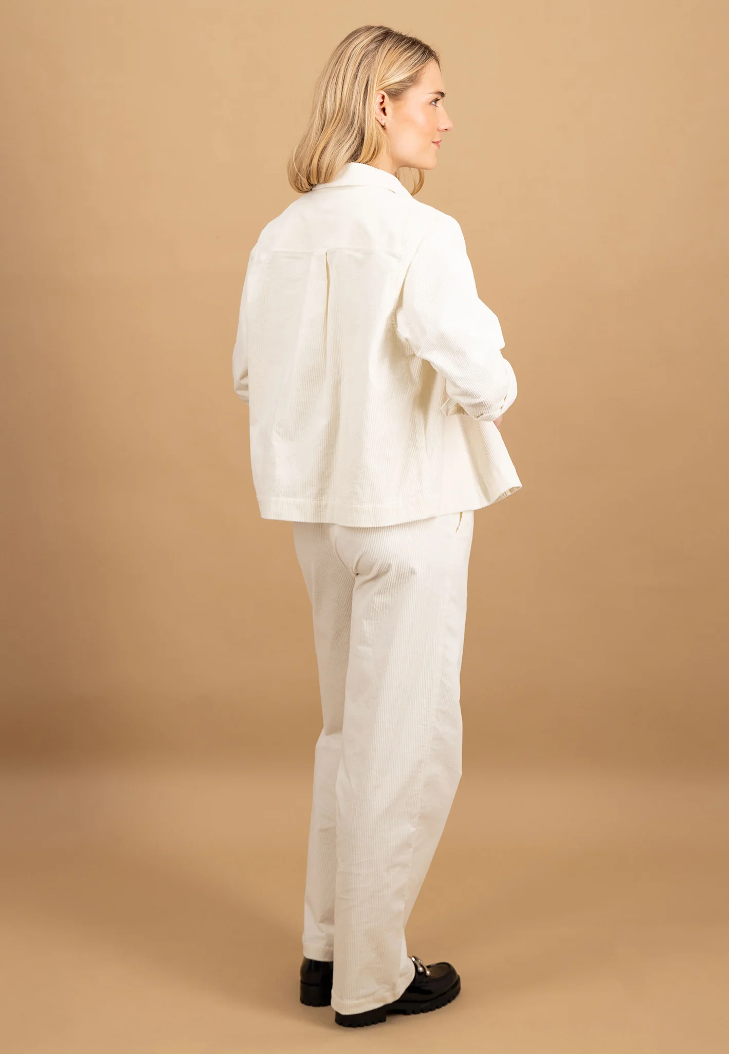 Jacke aus Cord-Polyester mit aufgesetzten Brusttaschen - Image 9