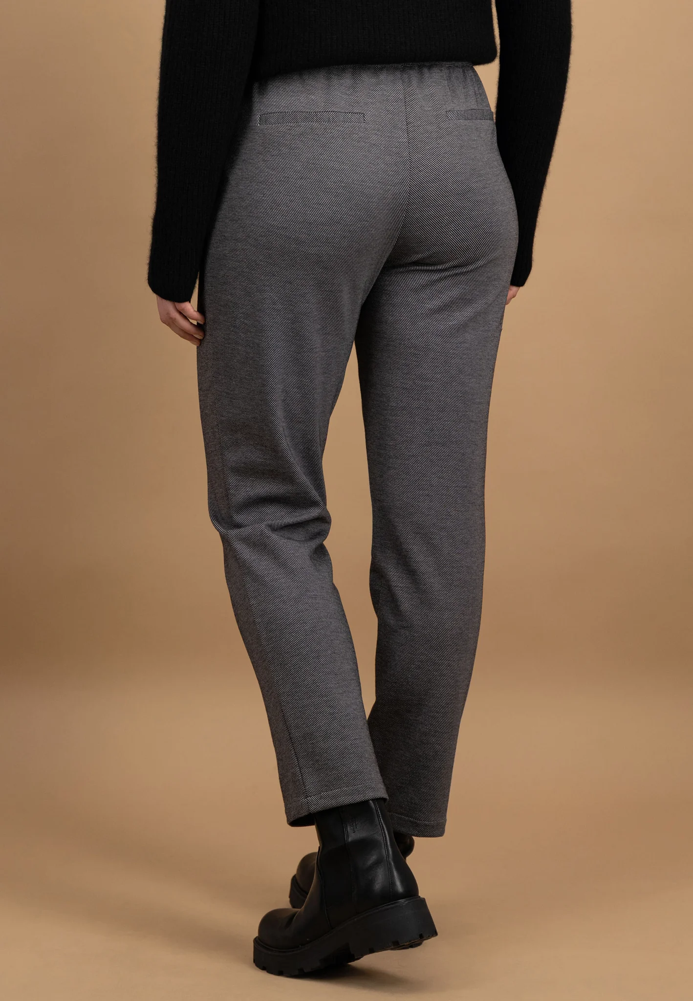 Jerseyhose mit Fischgratmuster und komfortablem Bund - Image 2