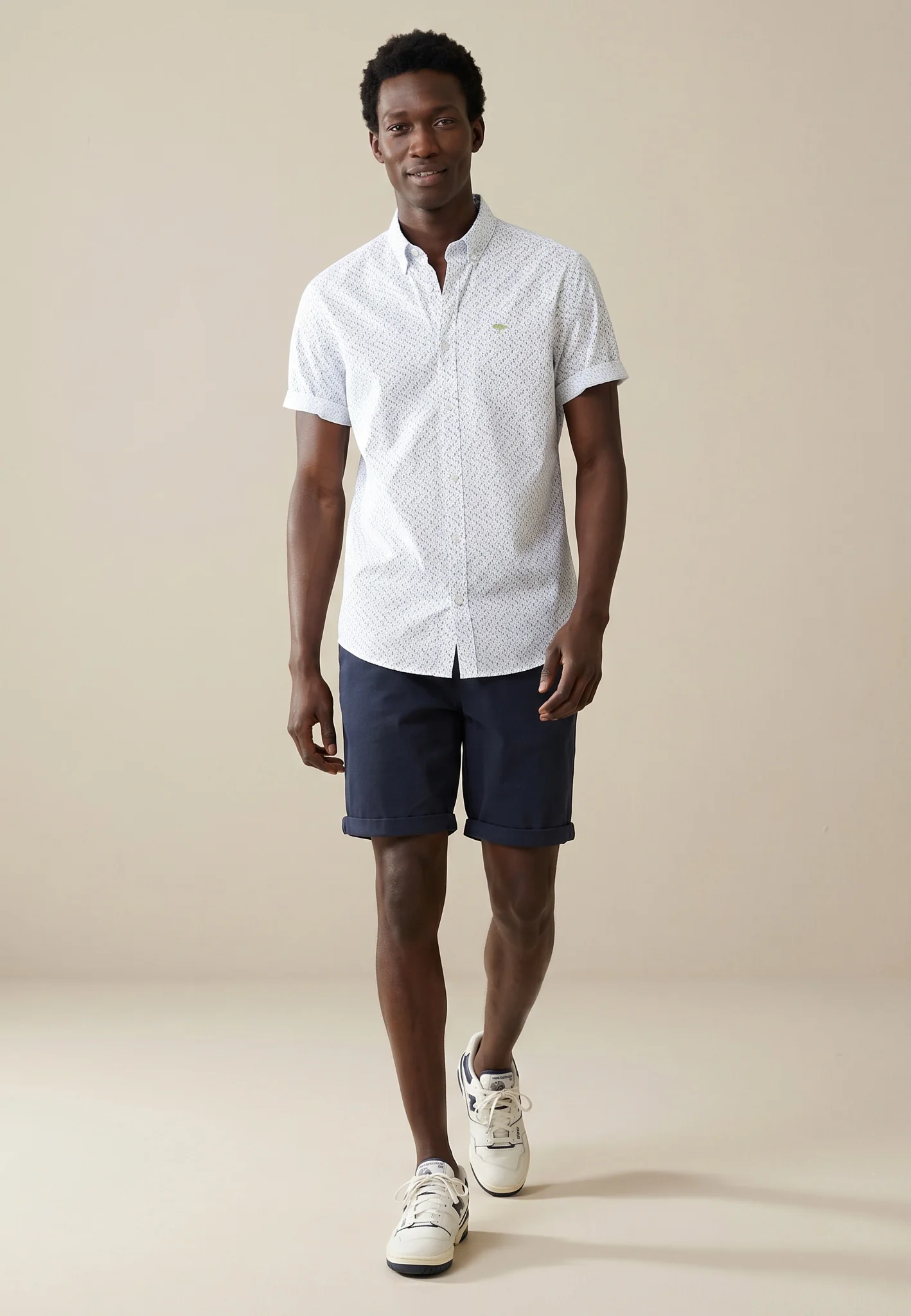 Kurzarmhemd aus Baumwolle mit Allover-Print und Button-Down-Kragen - Image 8