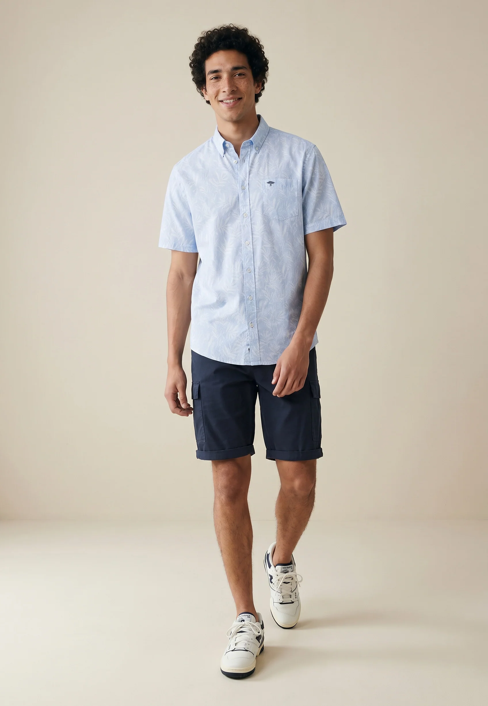 Kurzarmhemd aus Baumwolle mit Allover-Print und Button-Down-Kragen - Image 3