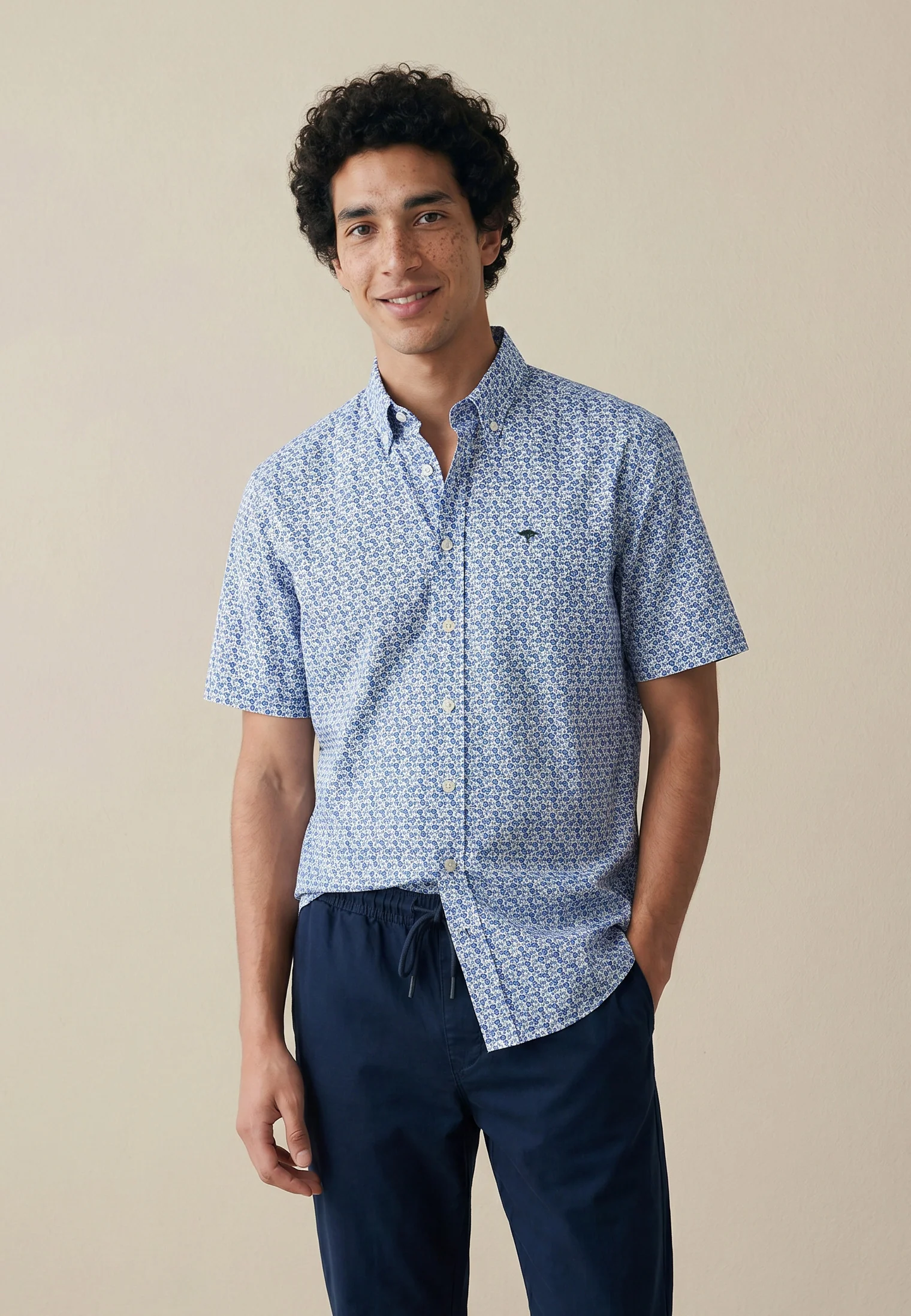 Kurzarmhemd aus Baumwolle mit Allover-Print und Button-Down-Kragen - Image 6