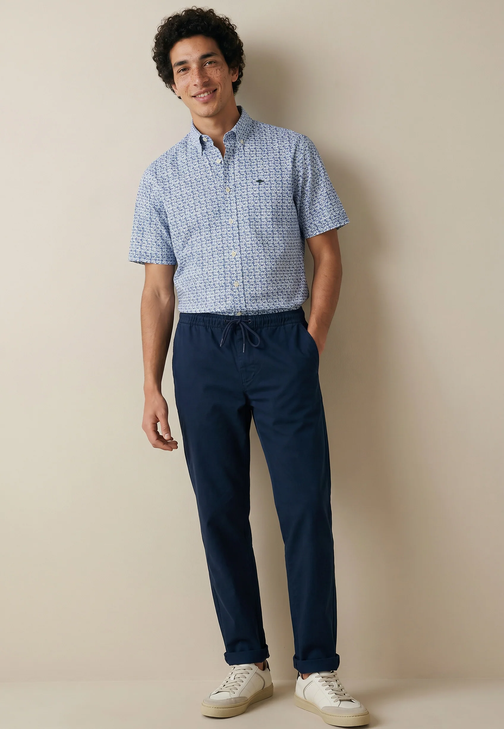 Kurzarmhemd aus Baumwolle mit Allover-Print und Button-Down-Kragen - Image 7