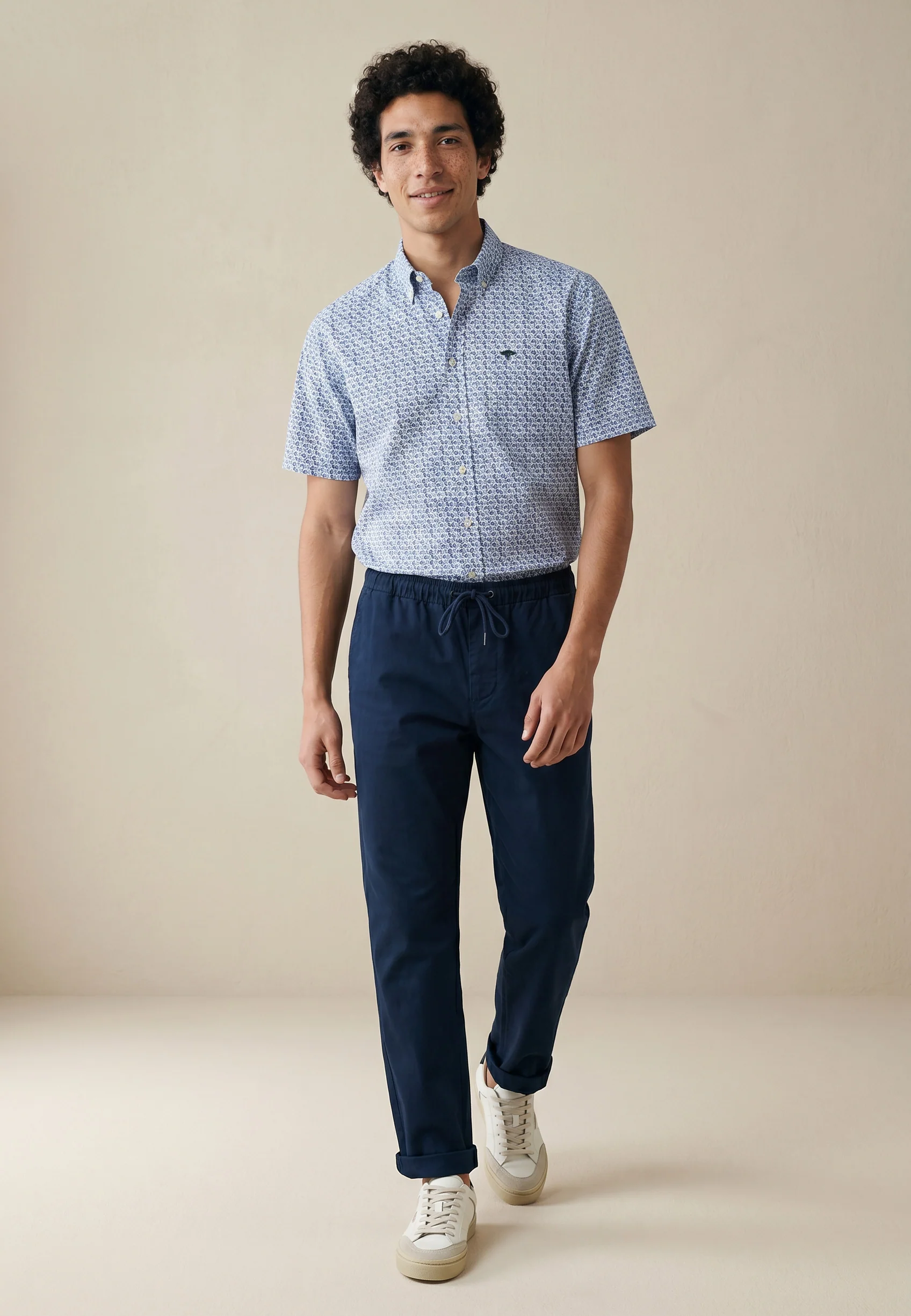 Kurzarmhemd aus Baumwolle mit Allover-Print und Button-Down-Kragen - Image 8