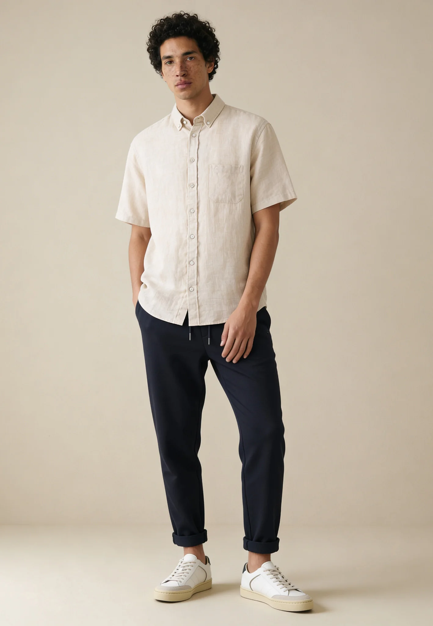 Kurzarmhemd aus Leinen mit Brusttasche und Button-Down-Kragen - Image 42