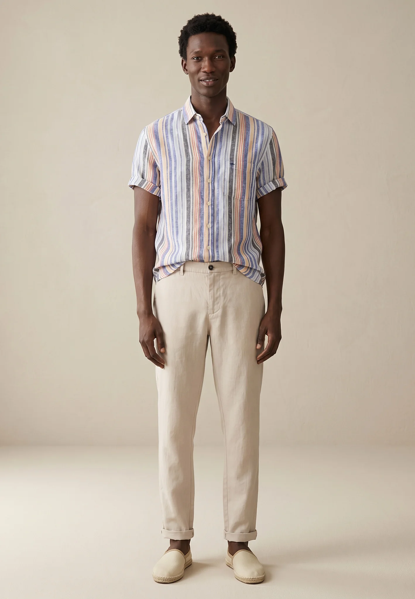 Kurzarmhemd aus Leinen mit Streifenmuster und Button-Down-Kragen - Image 2