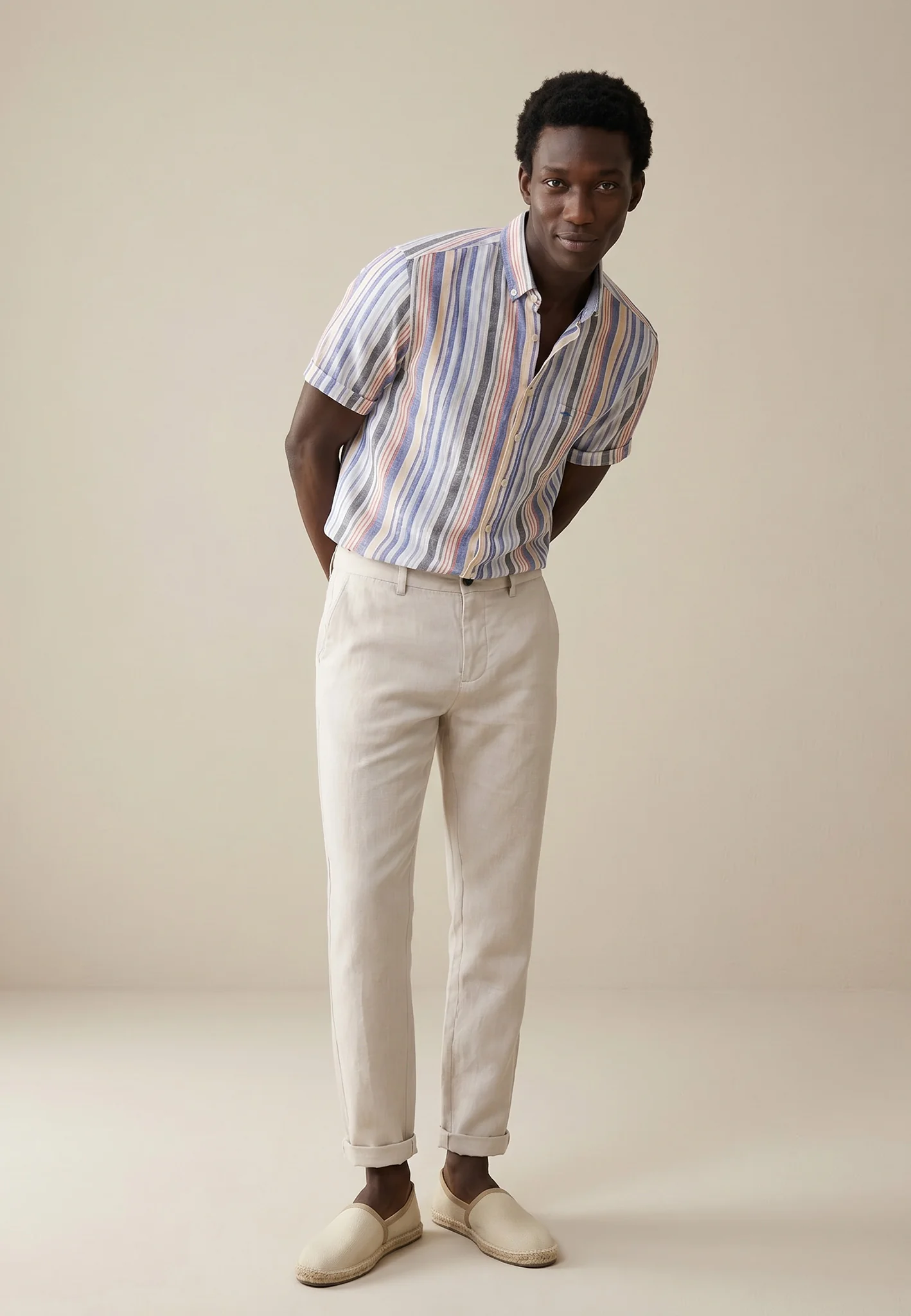 Kurzarmhemd aus Leinen mit Streifenmuster und Button-Down-Kragen - Image 3