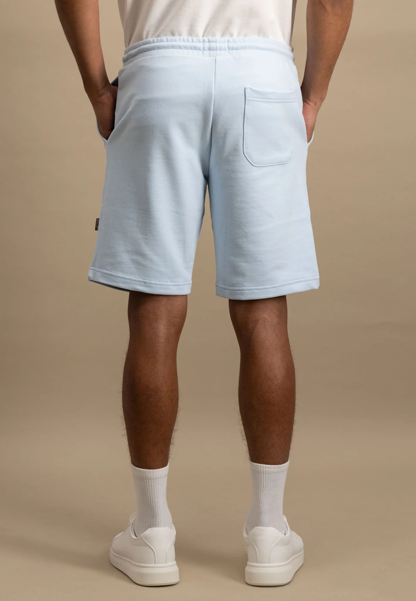 Kurze Sweathose aus Baumwolle mit Kordelzug - Image 6