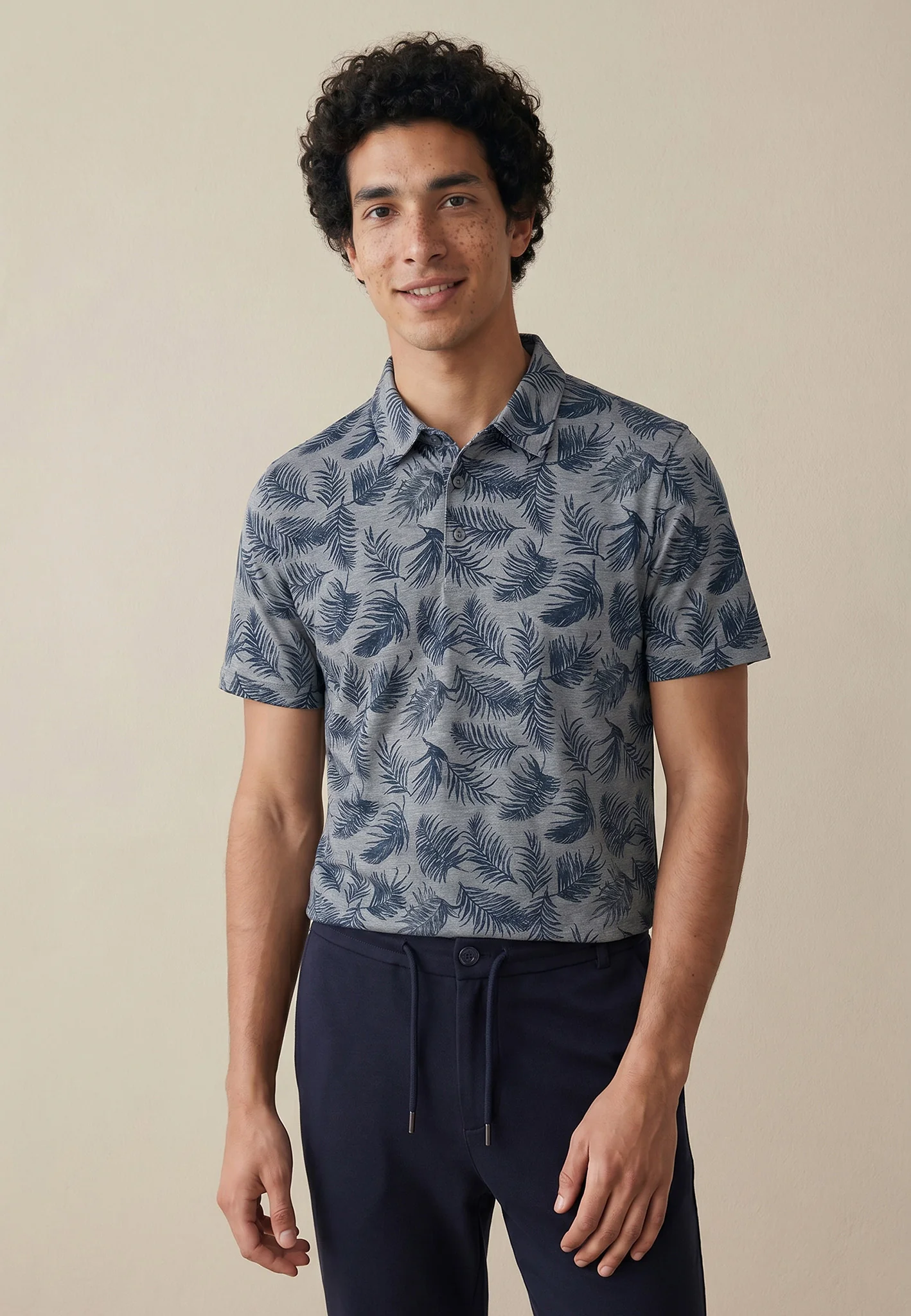 Poloshirt aus Baumwolle mit Allover-Print und Polokragen