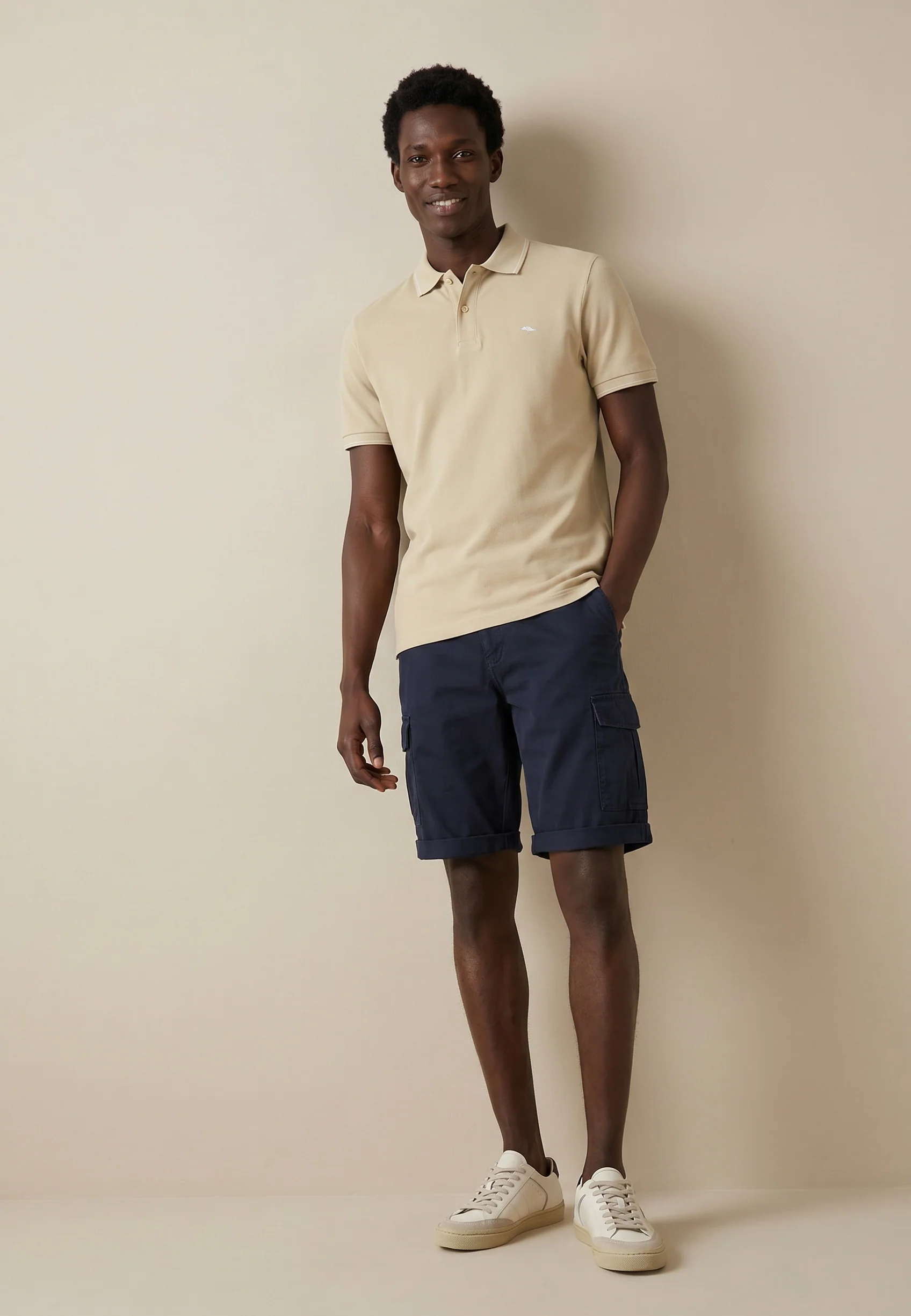 Poloshirt aus Baumwolle mit Knopfleiste und Polokragen - Image 19