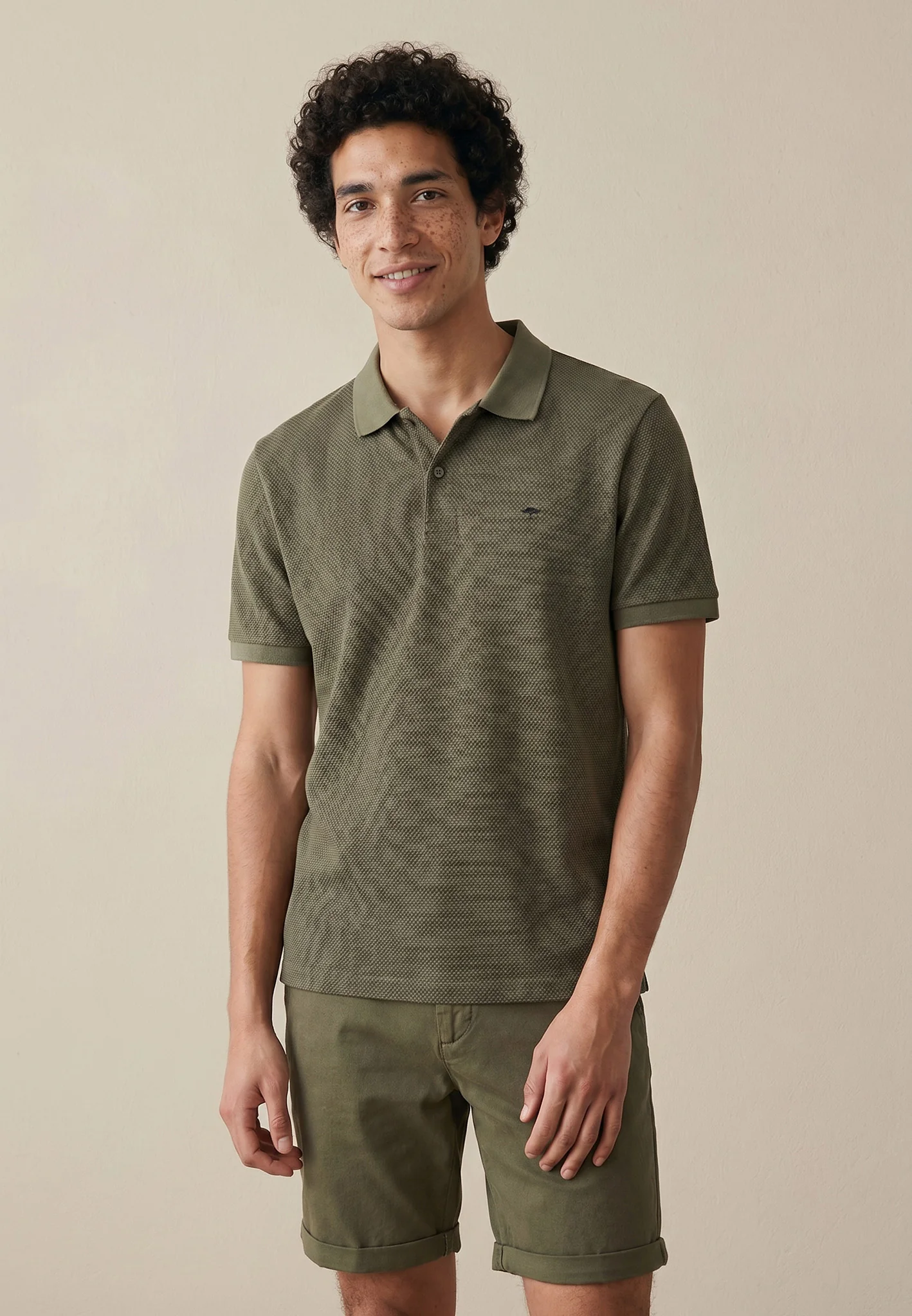 Poloshirt aus Baumwolle mit Strukturmuster und Kontrastkragen - Image 6