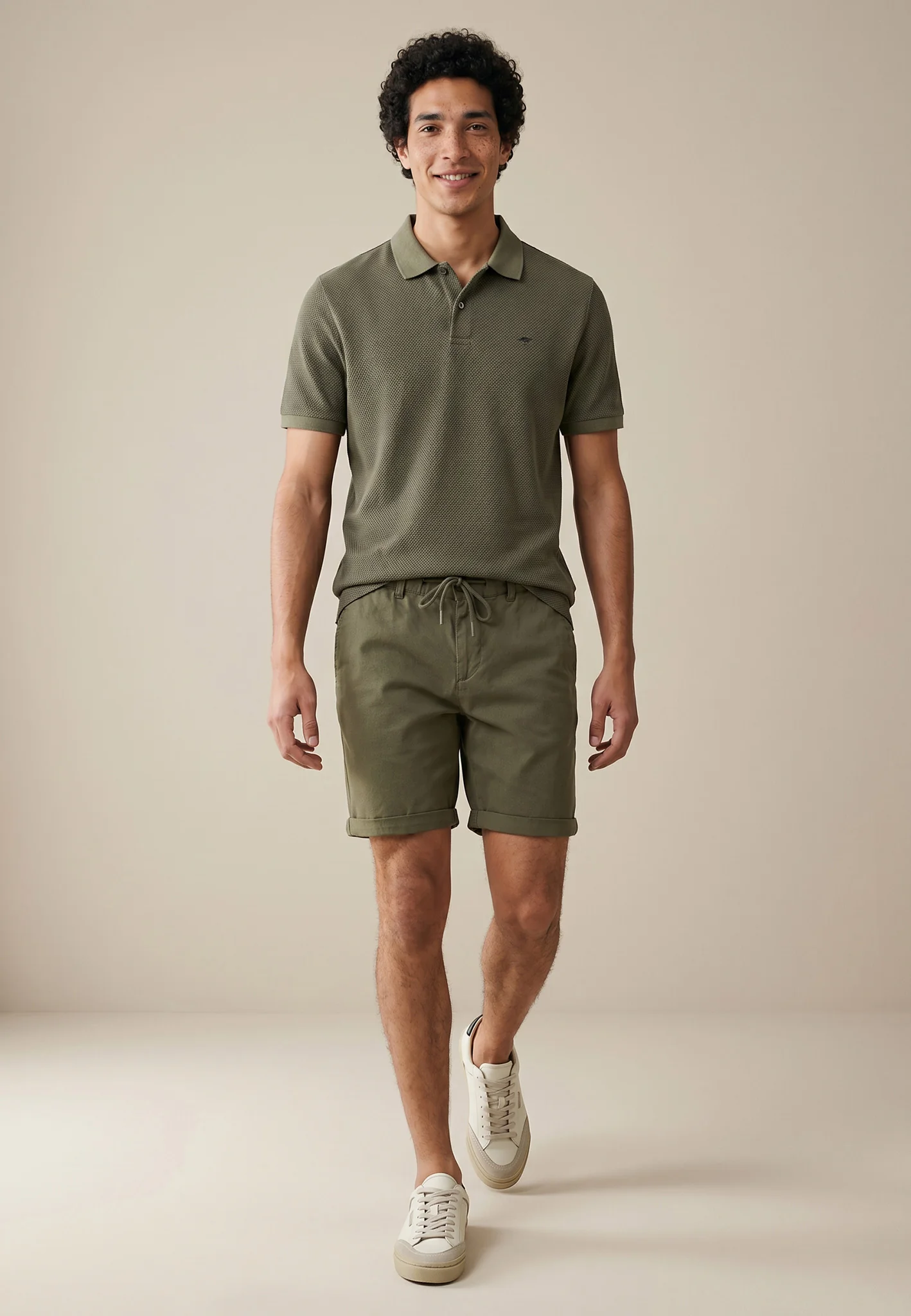 Poloshirt aus Baumwolle mit Strukturmuster und Kontrastkragen - Image 8