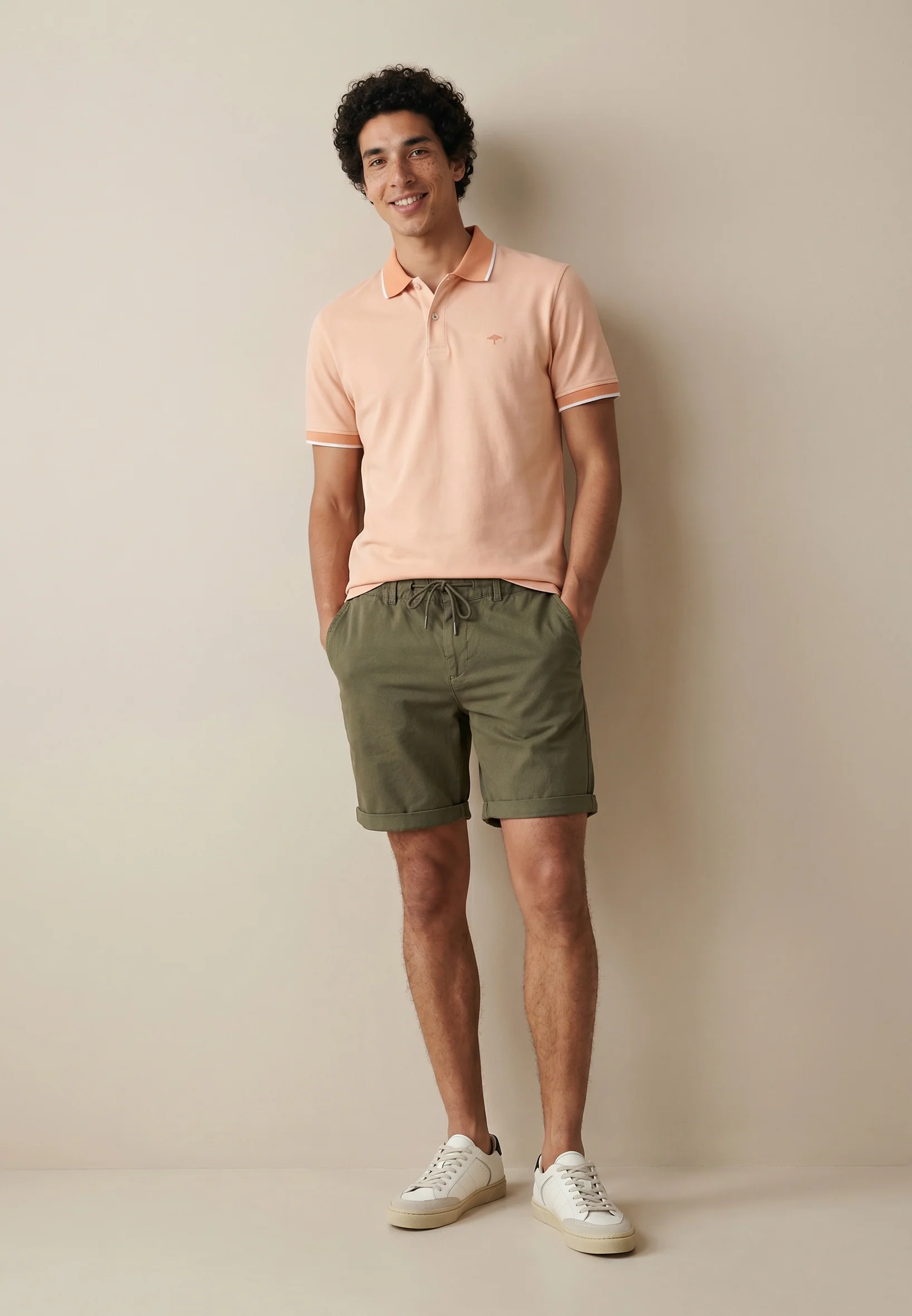 Poloshirt aus Baumwolle mit Strukturmuster und Kontrastkragen - Image 2