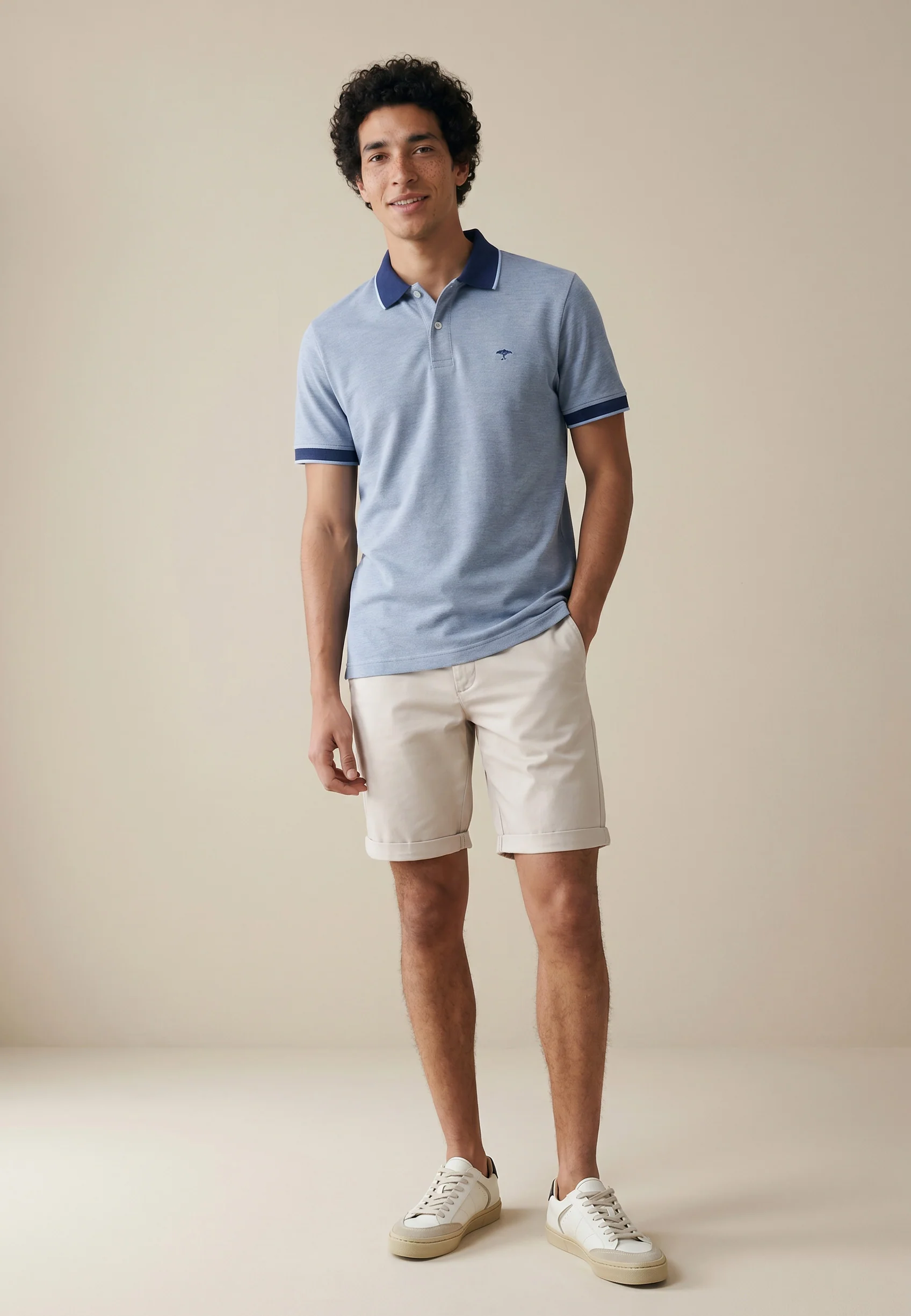 Poloshirt aus Baumwolle mit Strukturmuster und Kontrastkragen - Image 21