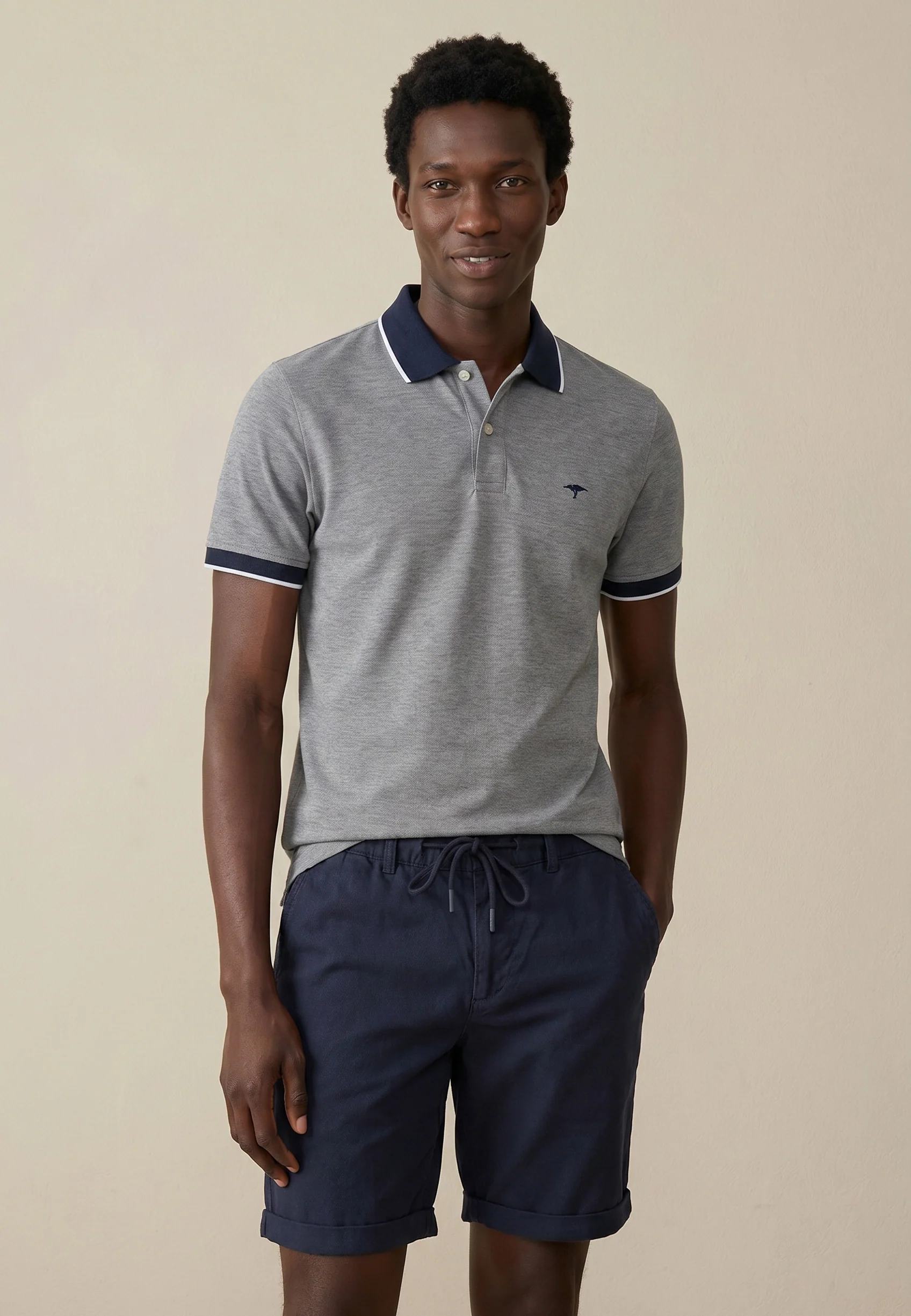 Poloshirt aus Baumwolle mit Strukturmuster und Kontrastkragen - Image 25