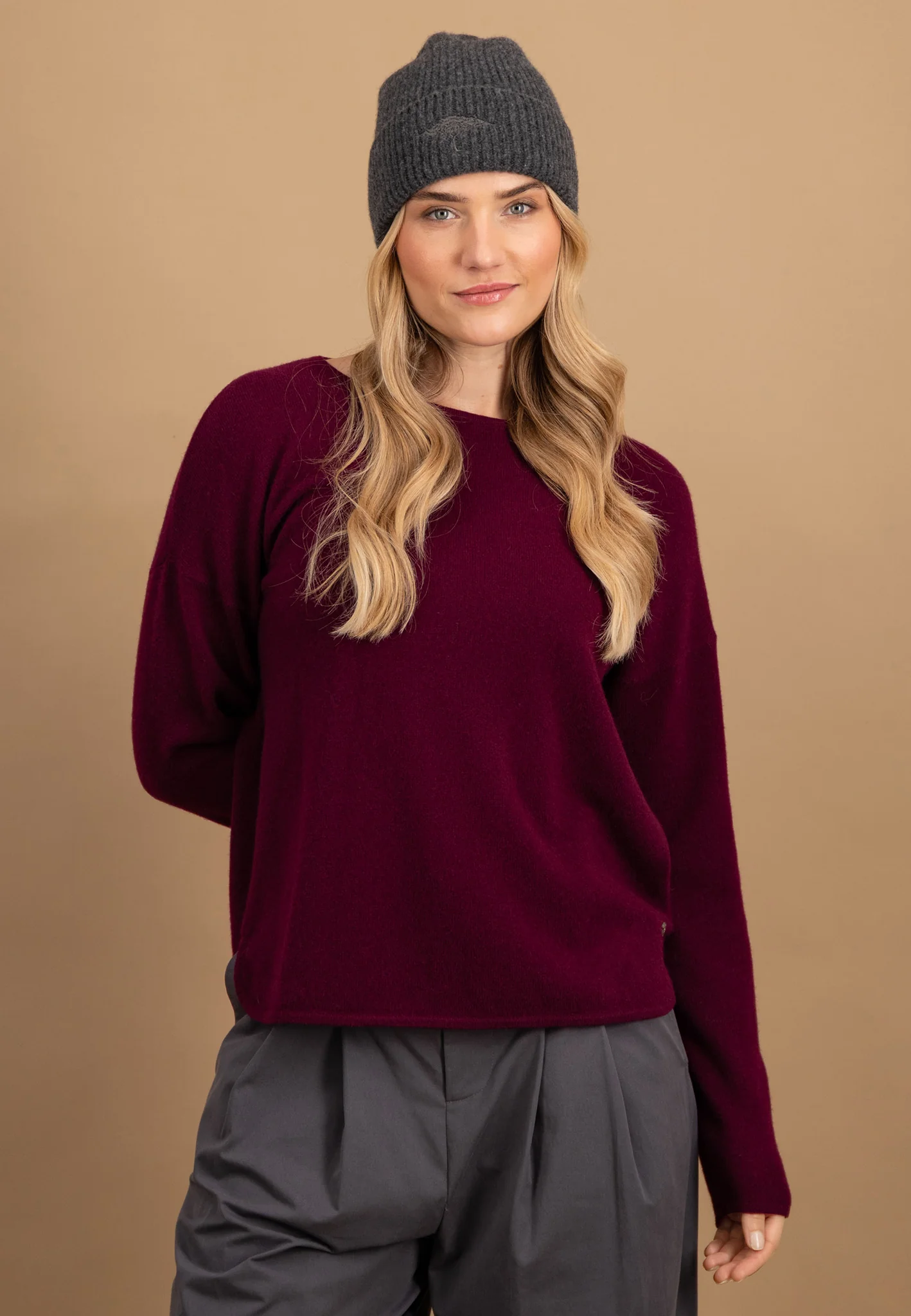 Pullover aus Kaschmir mit Rundhalsausschnitt und überschnittenen Schultern - Image 7