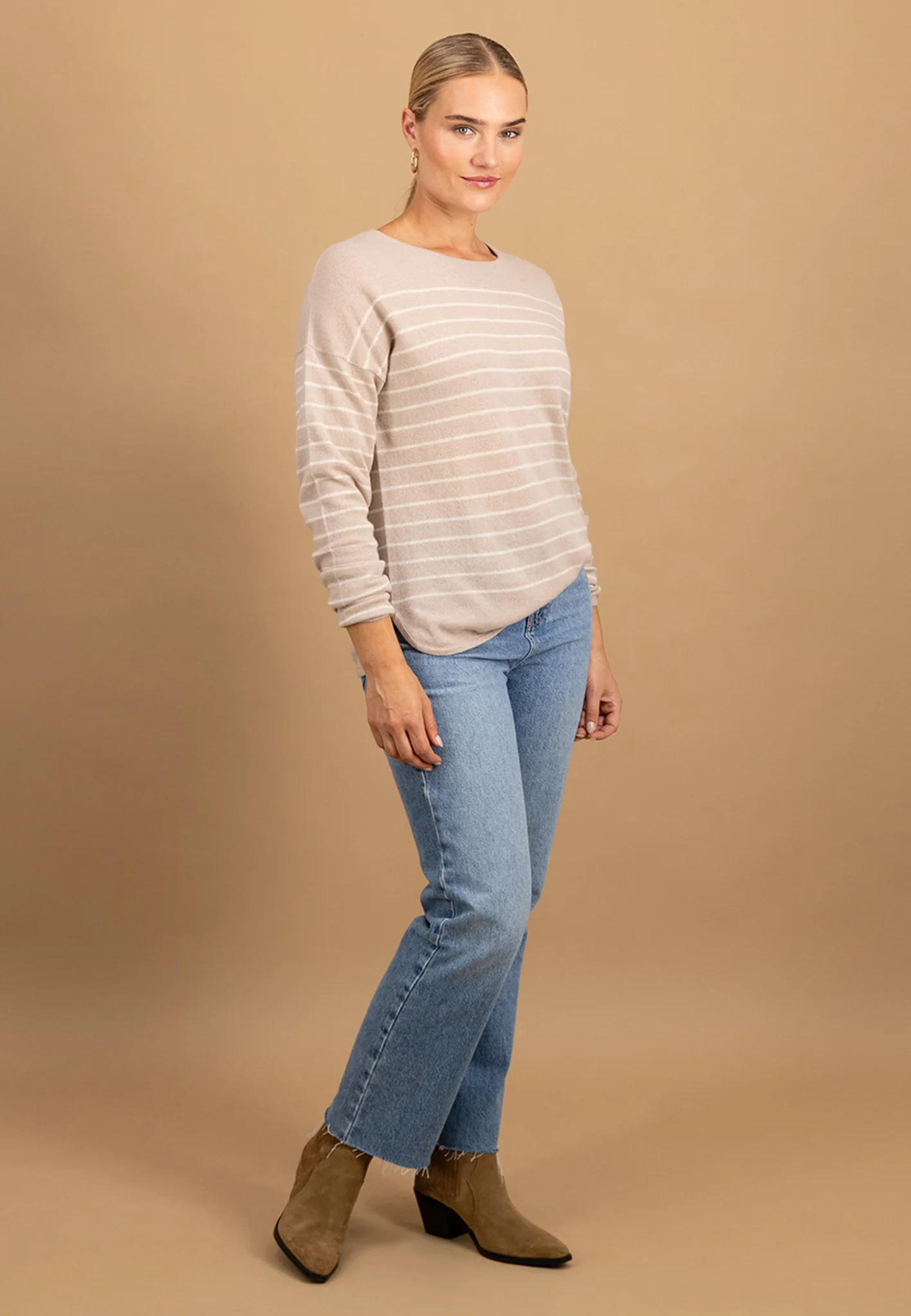 Pullover aus Kaschmir mit Streifenmuster und Rundhalsausschnitt - Image 4
