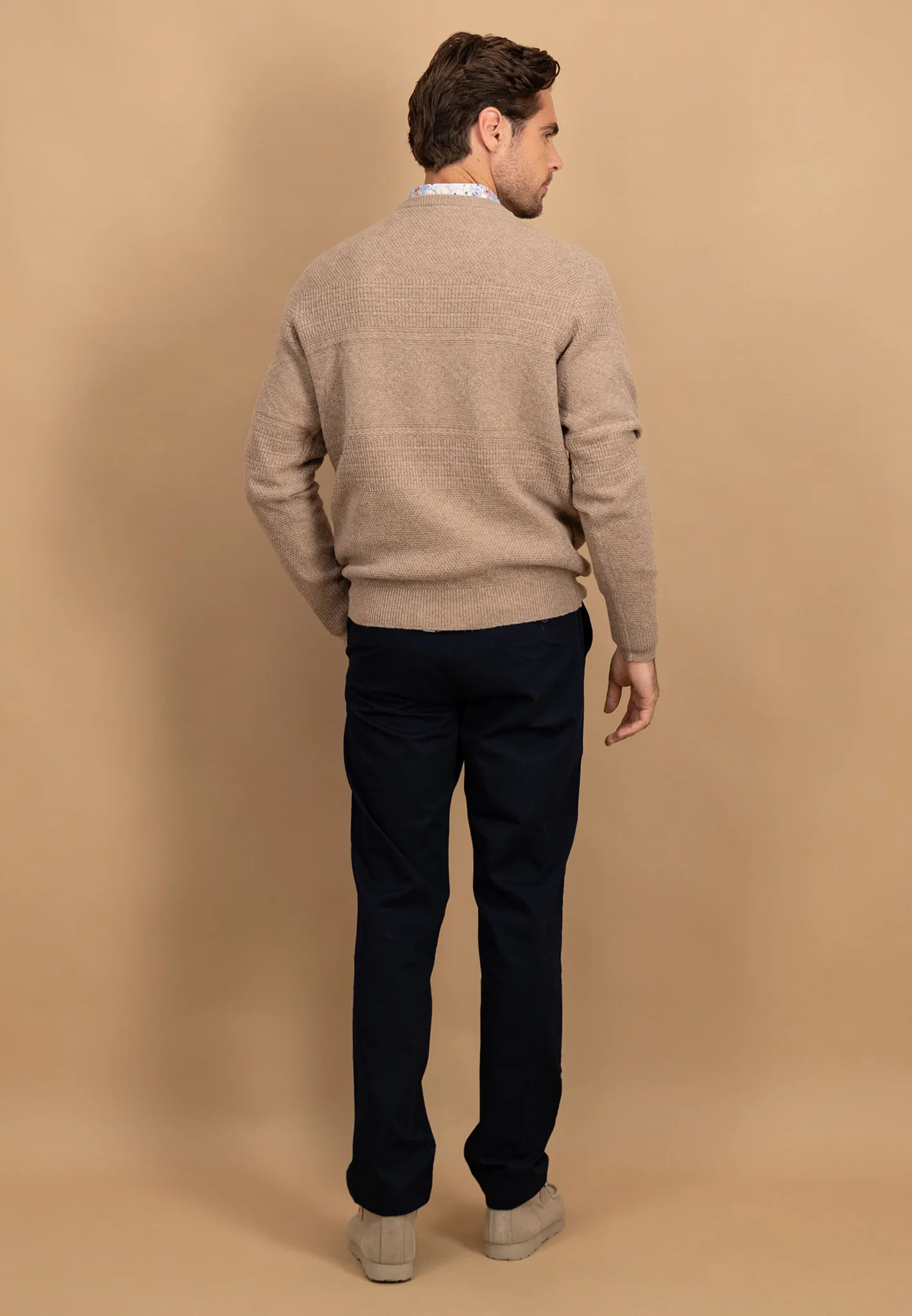Pullover aus reiner Wolle mit Strukturwechsel und Rundhalsausschnitt - Image 9