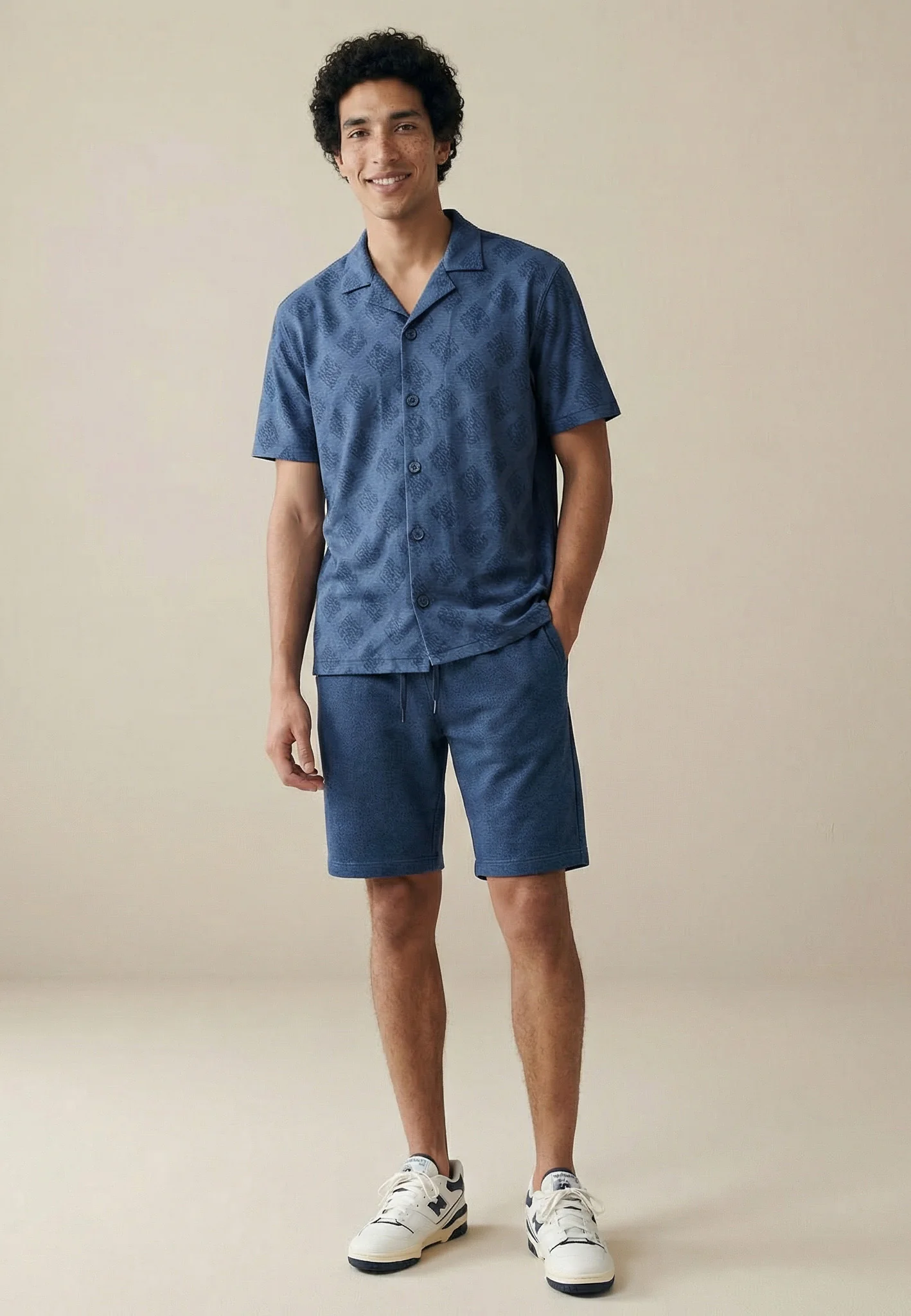 Shorts aus Baumwolle in Frottee-Optik mit Tunnelzug - Image 3