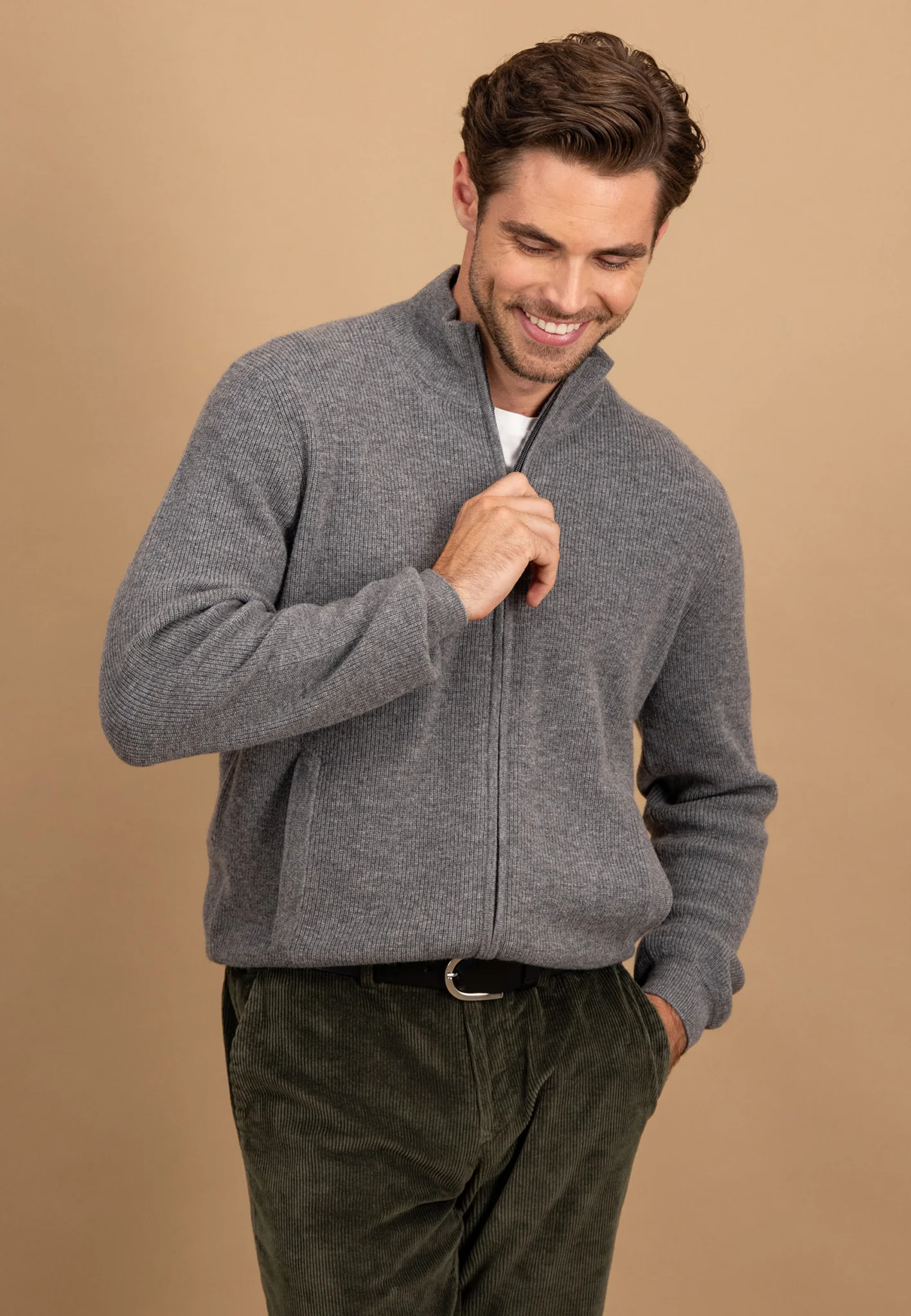 Strickjacke aus Merino-Kaschmir mit Reißverschluss - Image 3