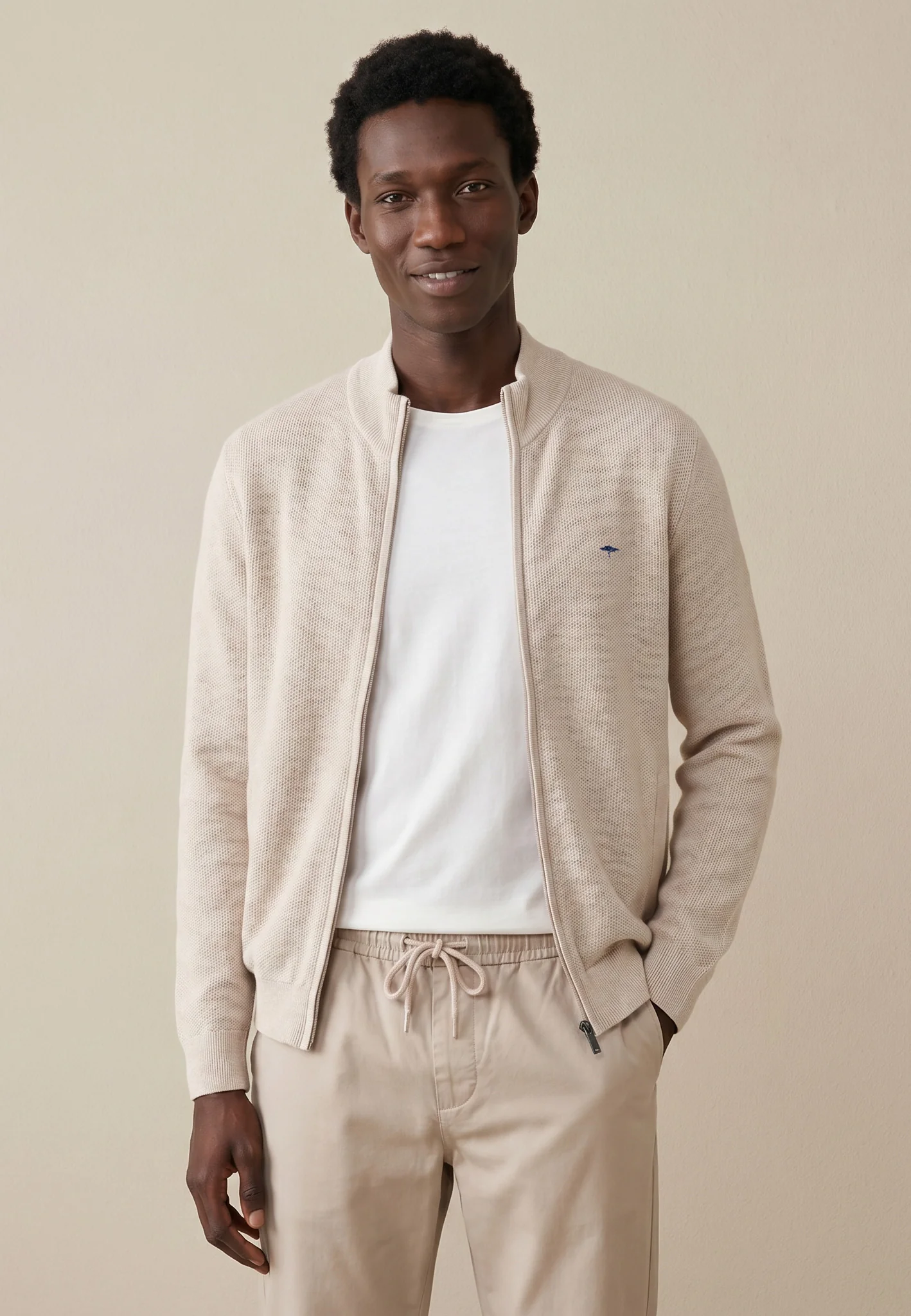 Strickjacke aus reiner Baumwolle mit Reißverschluss und Stehkragen - Image 21