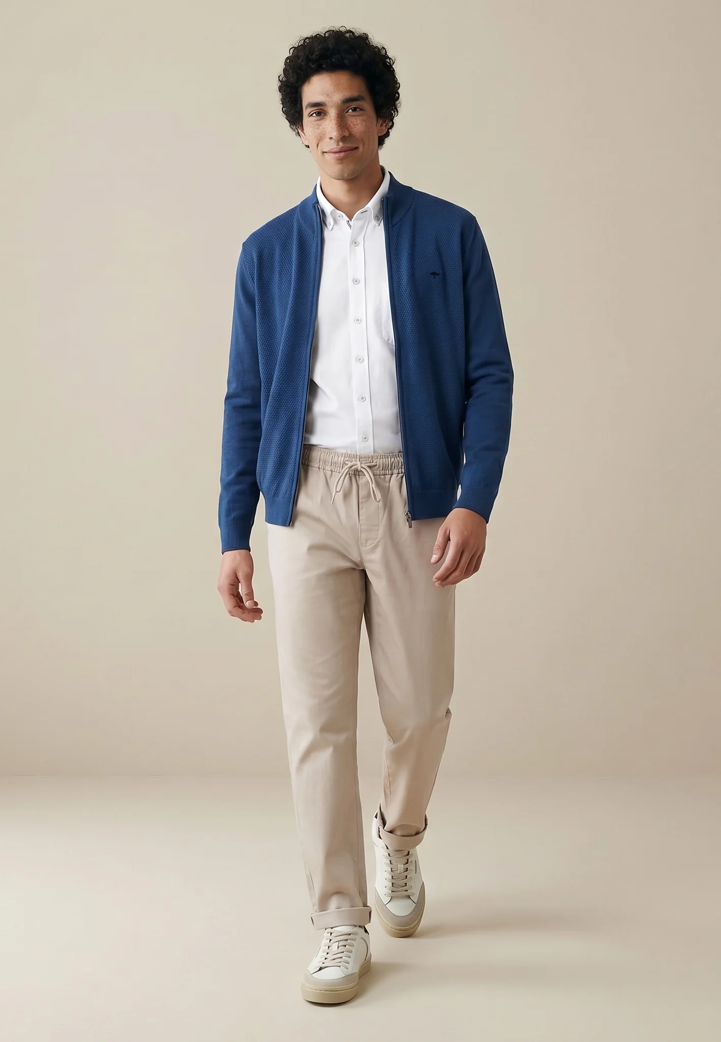 Strickjacke aus reiner Baumwolle mit Reißverschluss und Stehkragen - Image 8