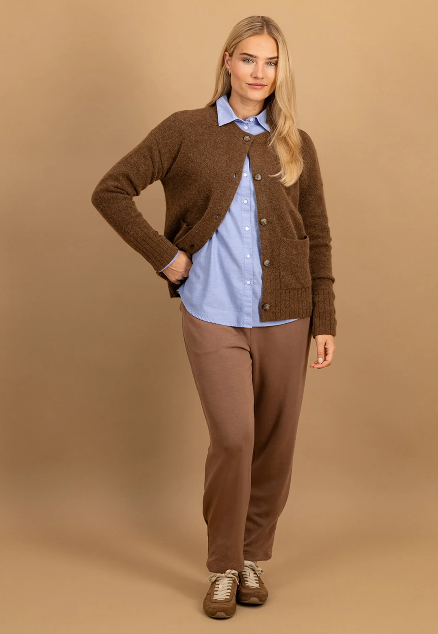 Strickjacke mit Alpaka-Wollmix und Rundhalsausschnitt - Image 19