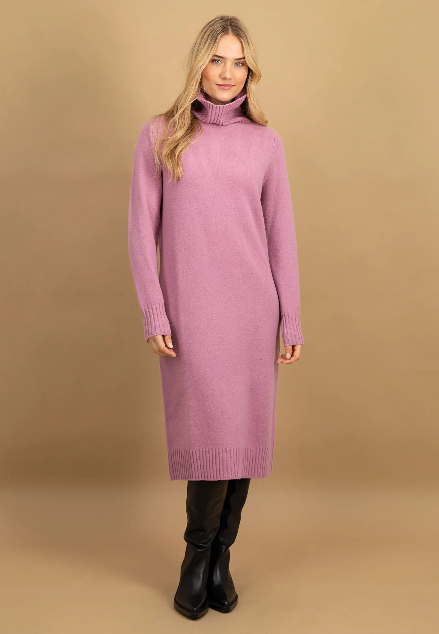 Strickkleid aus Merinowolle mit Rollkragen - Image 11