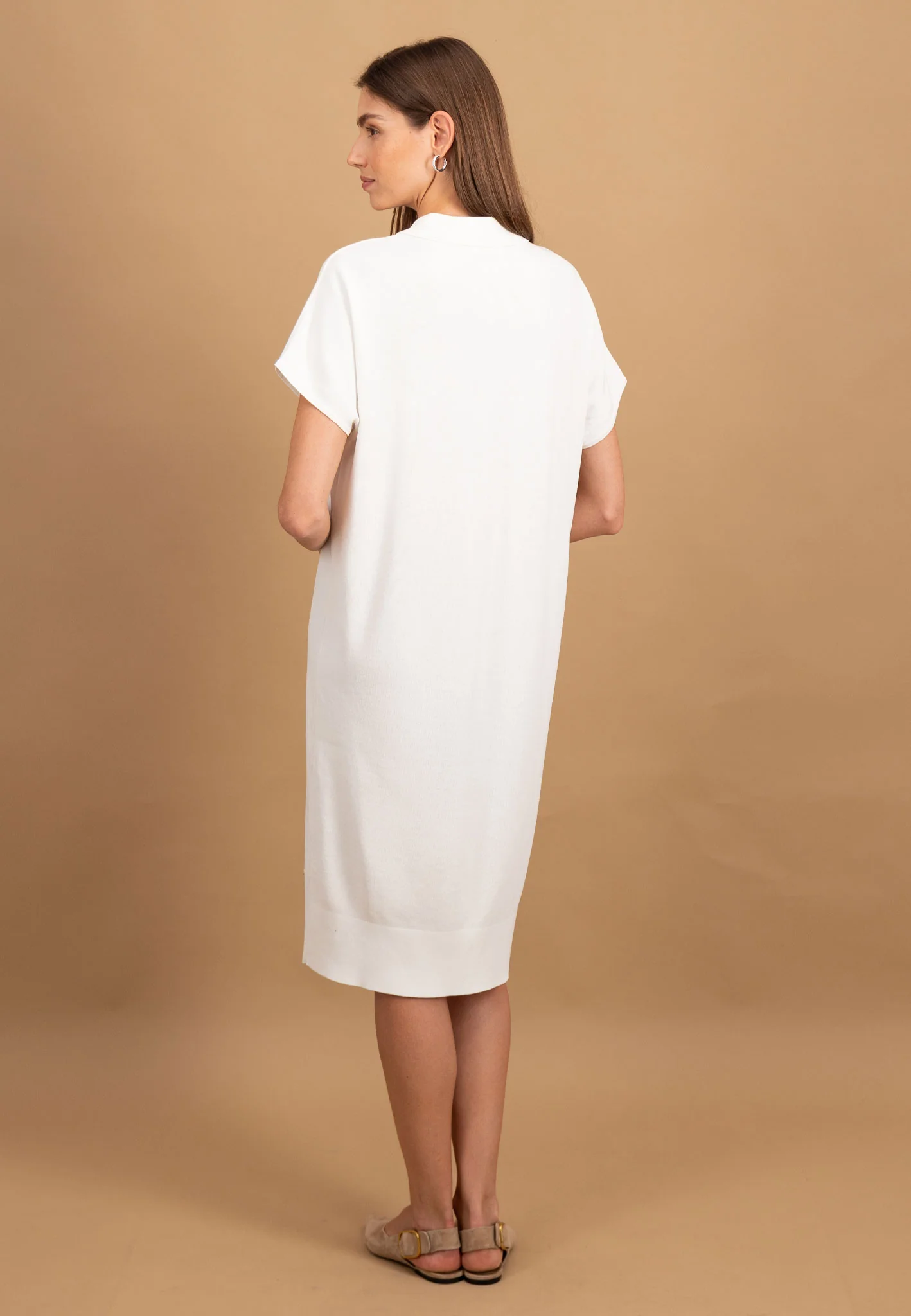 Strickkleid aus Viskose-Polyamid-Mix mit Polokragen - Image 2