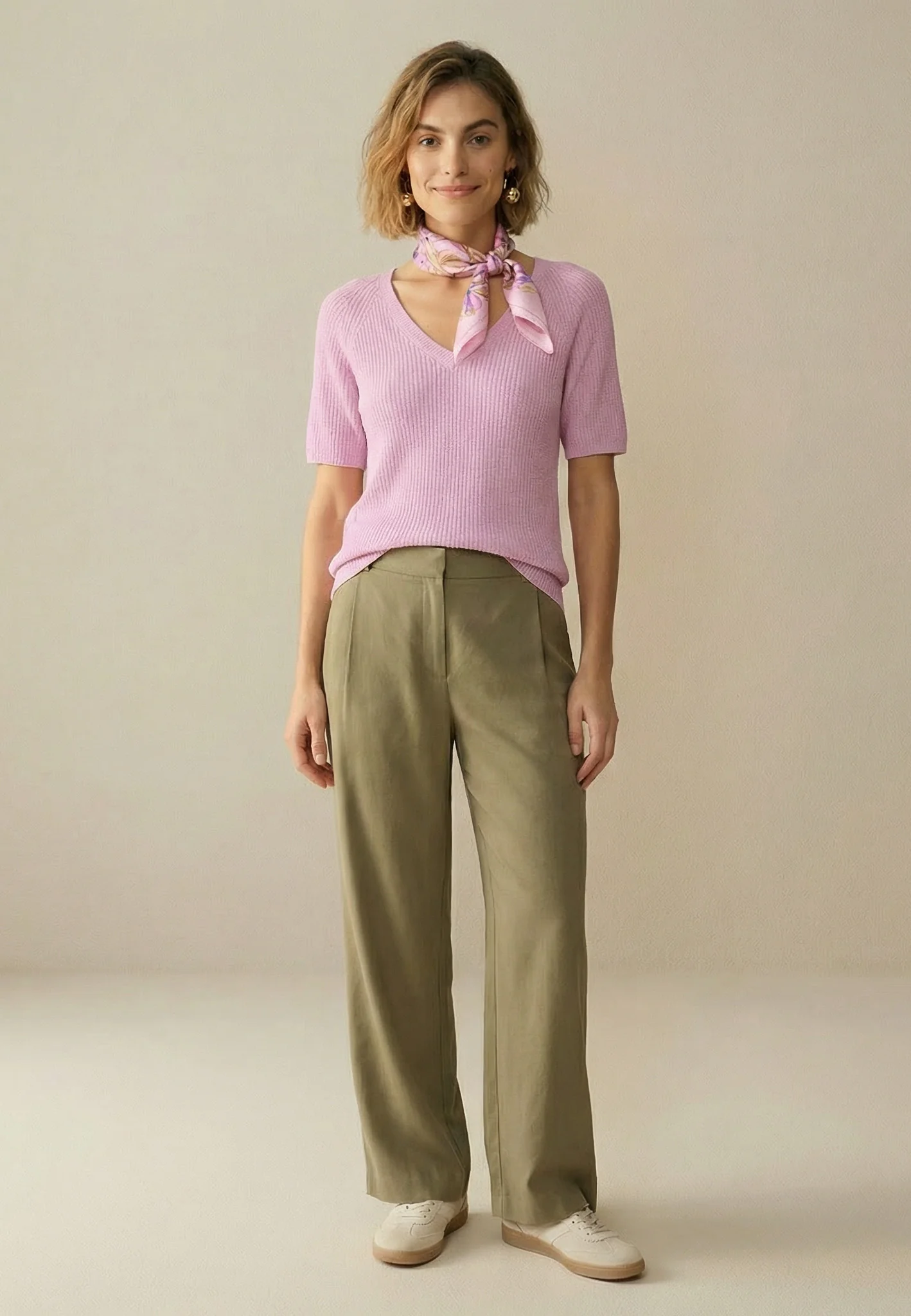 Strickshirt aus Leinen mit V-Ausschnitt und Rippstruktur - Image 12
