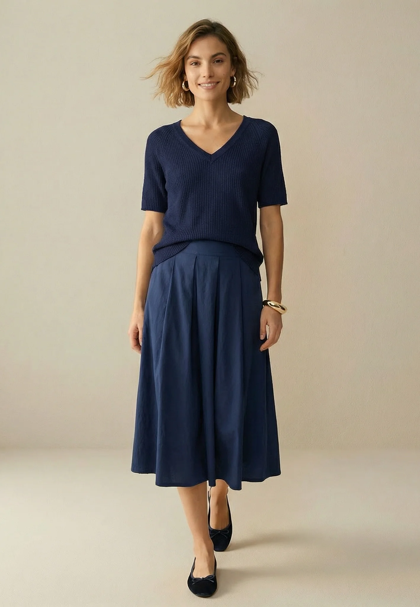 Strickshirt aus Leinen mit V-Ausschnitt und Rippstruktur - Image 3