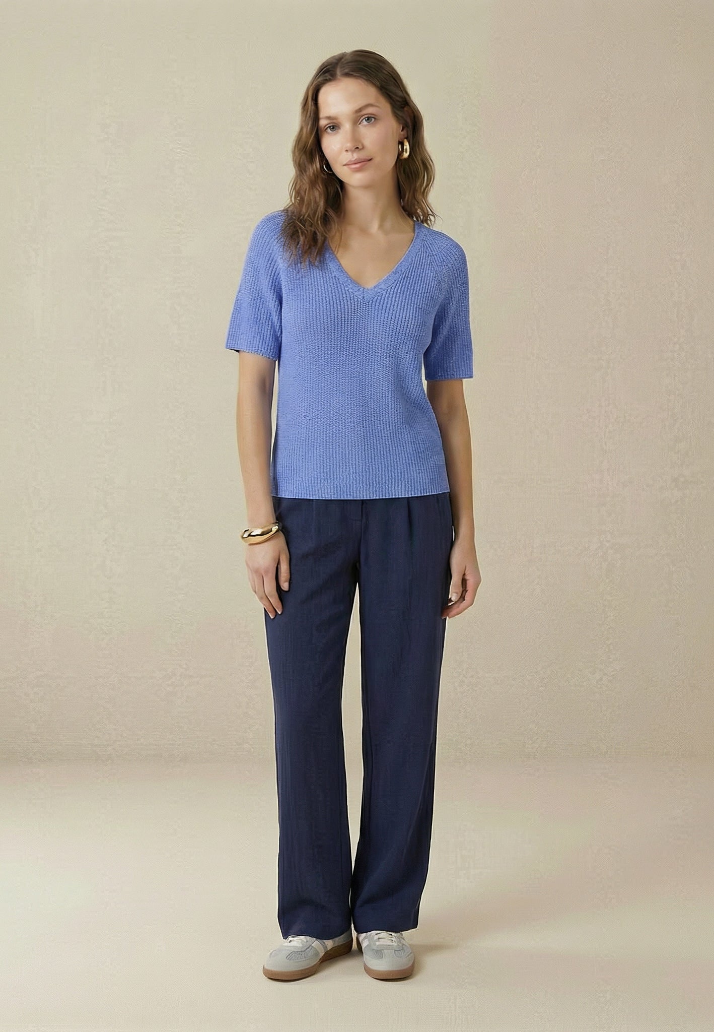 Strickshirt aus Leinen mit V-Ausschnitt und Rippstruktur - Image 7