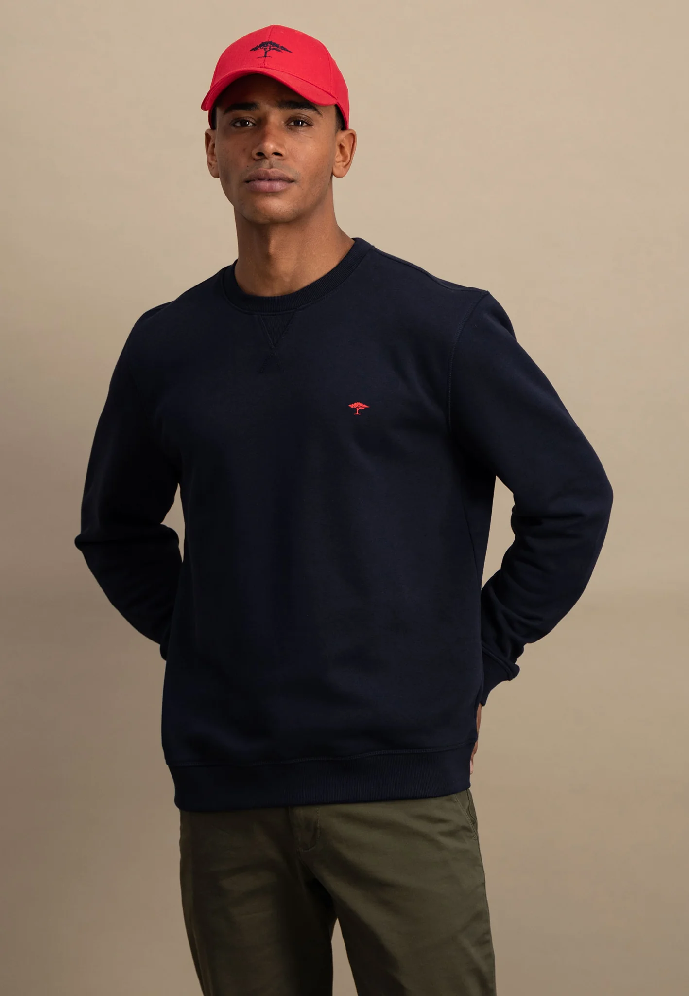 Sweatpullover mit Rundhalsausschnitt und Logodetail - Image 9