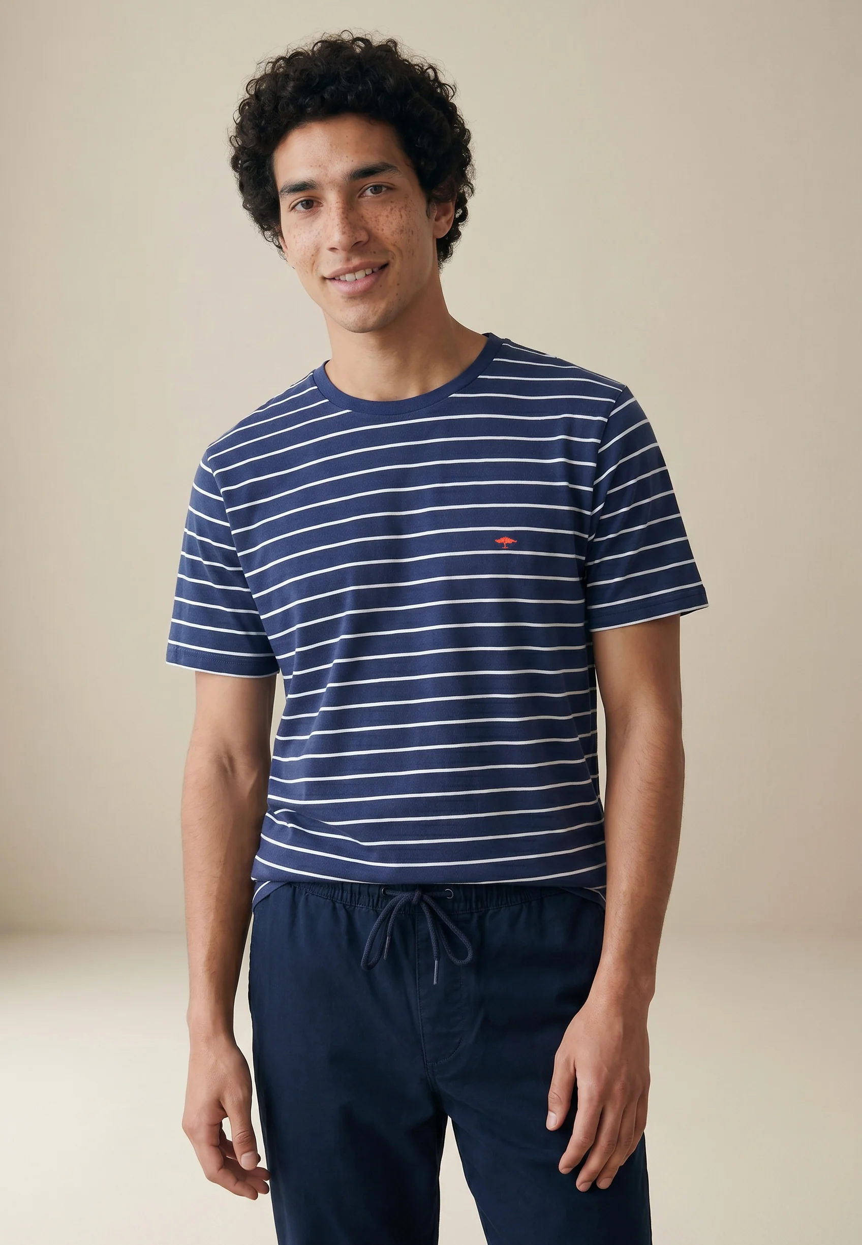 T-Shirt aus Baumwolle mit Slub-Webart und Streifenmuster - Image 6