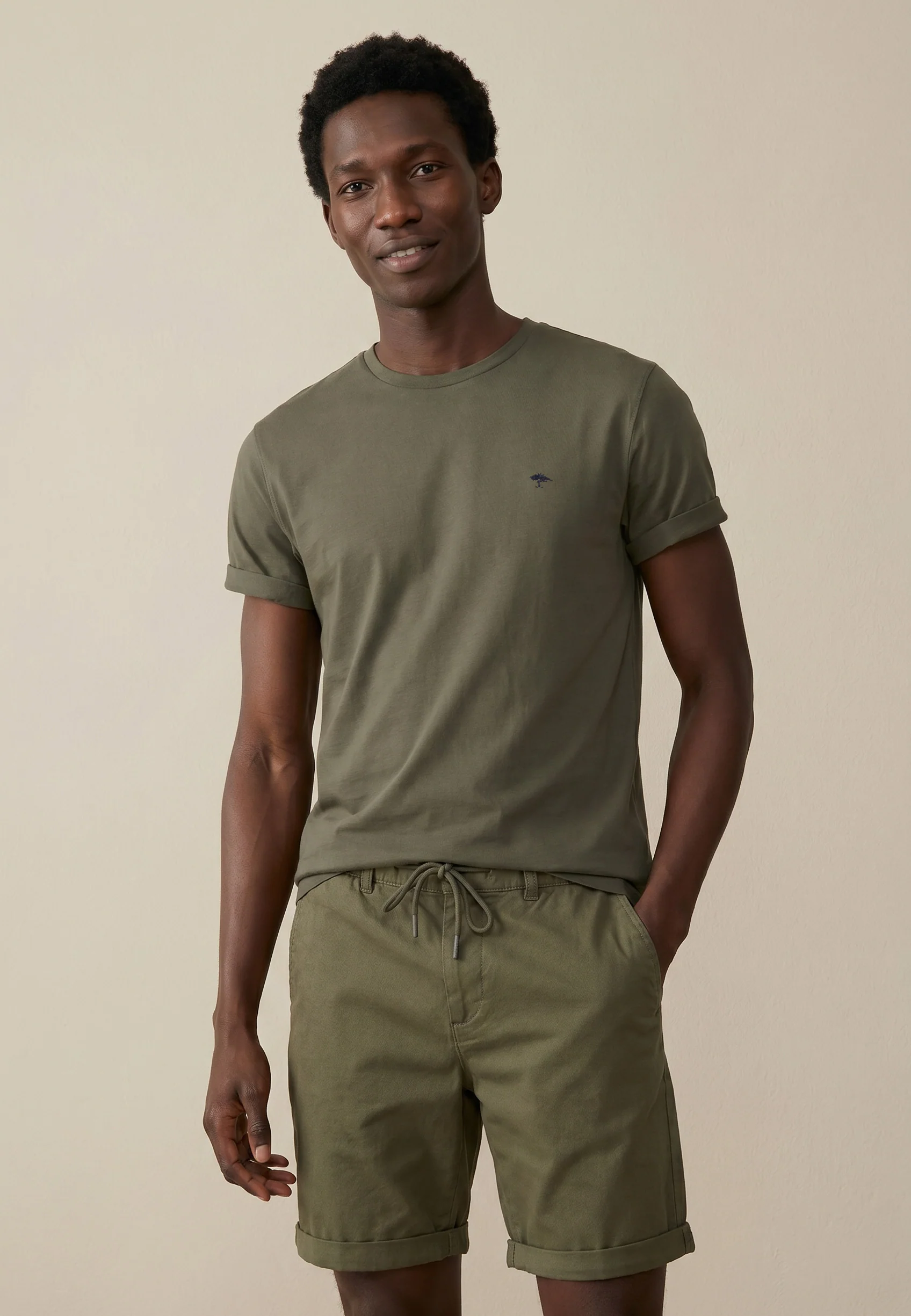 T-Shirt aus Baumwolle mit Struktur und Rundhalsausschnitt - Image 13