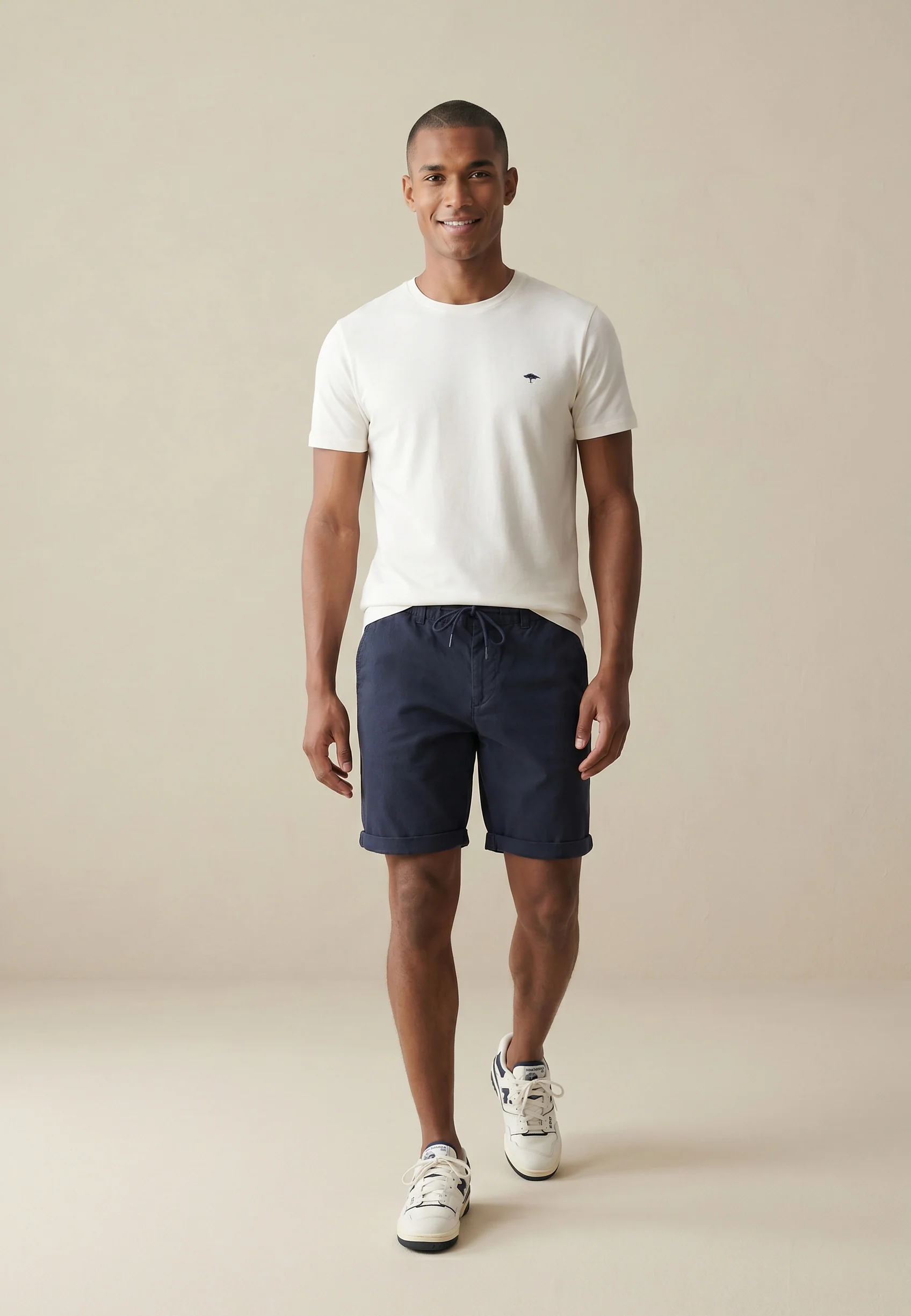 T-Shirt aus Baumwolle mit Struktur und Rundhalsausschnitt - Image 20