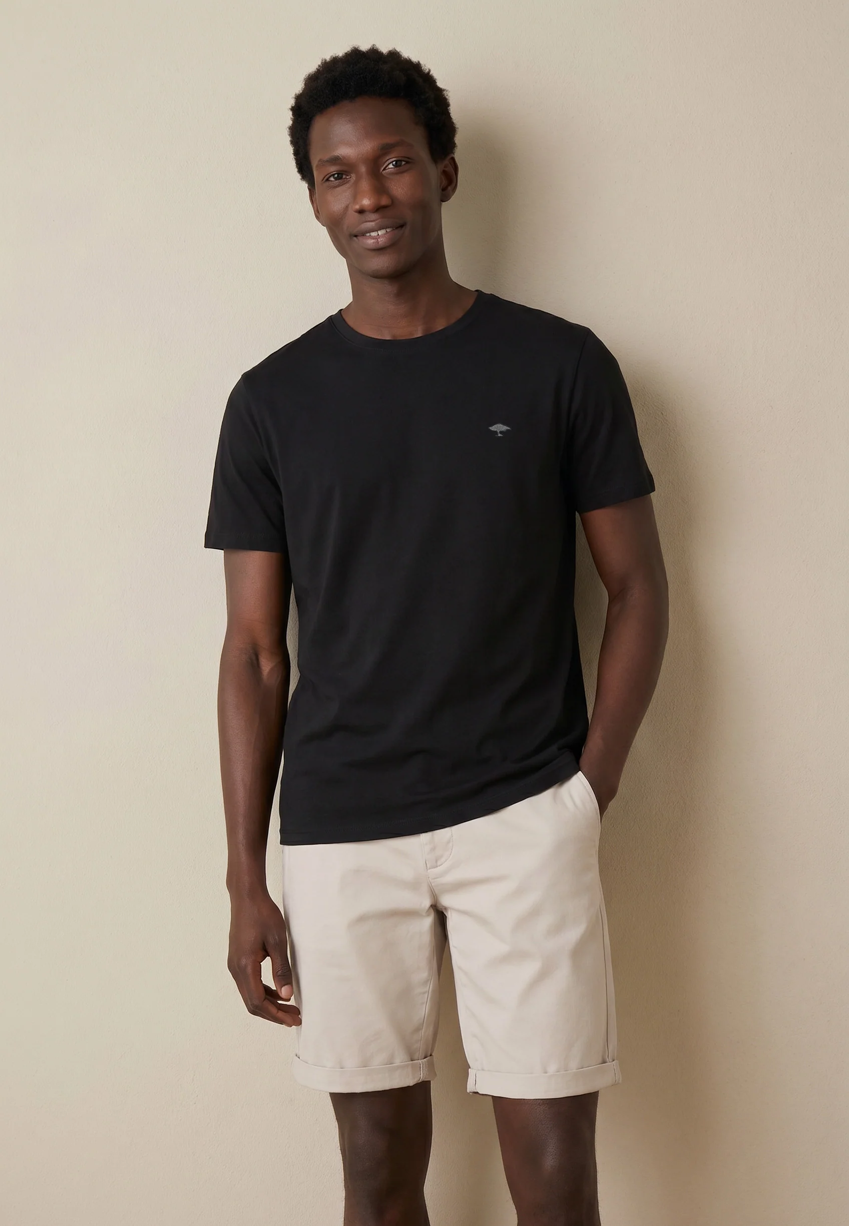 T-Shirt aus Baumwolle mit Struktur und Rundhalsausschnitt - Image 23