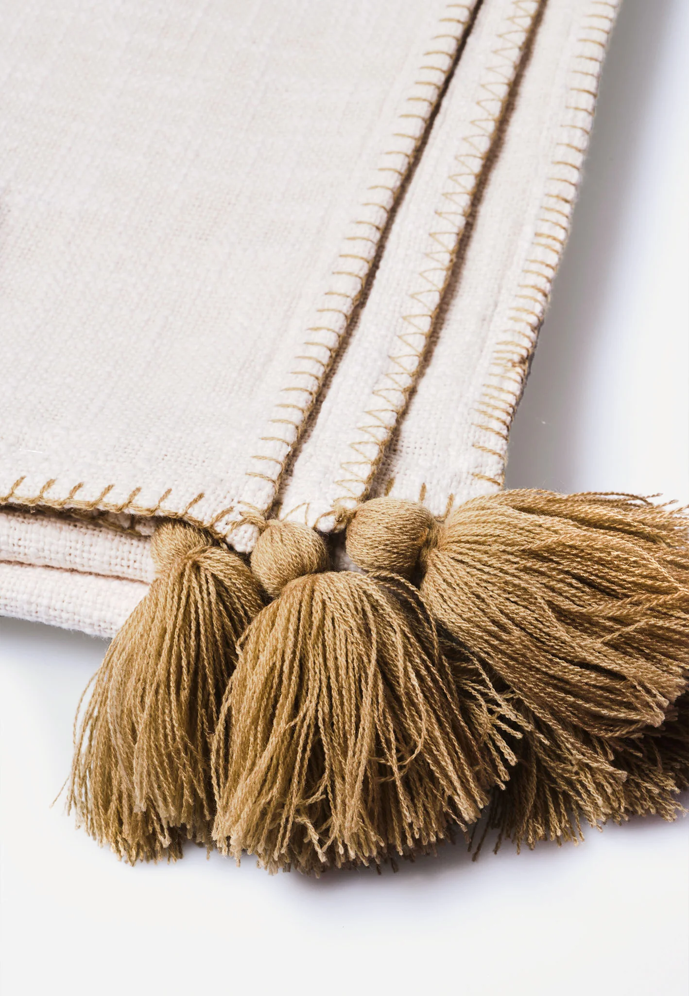 ZOLA Tagesdecke mit Quasten - Image 3